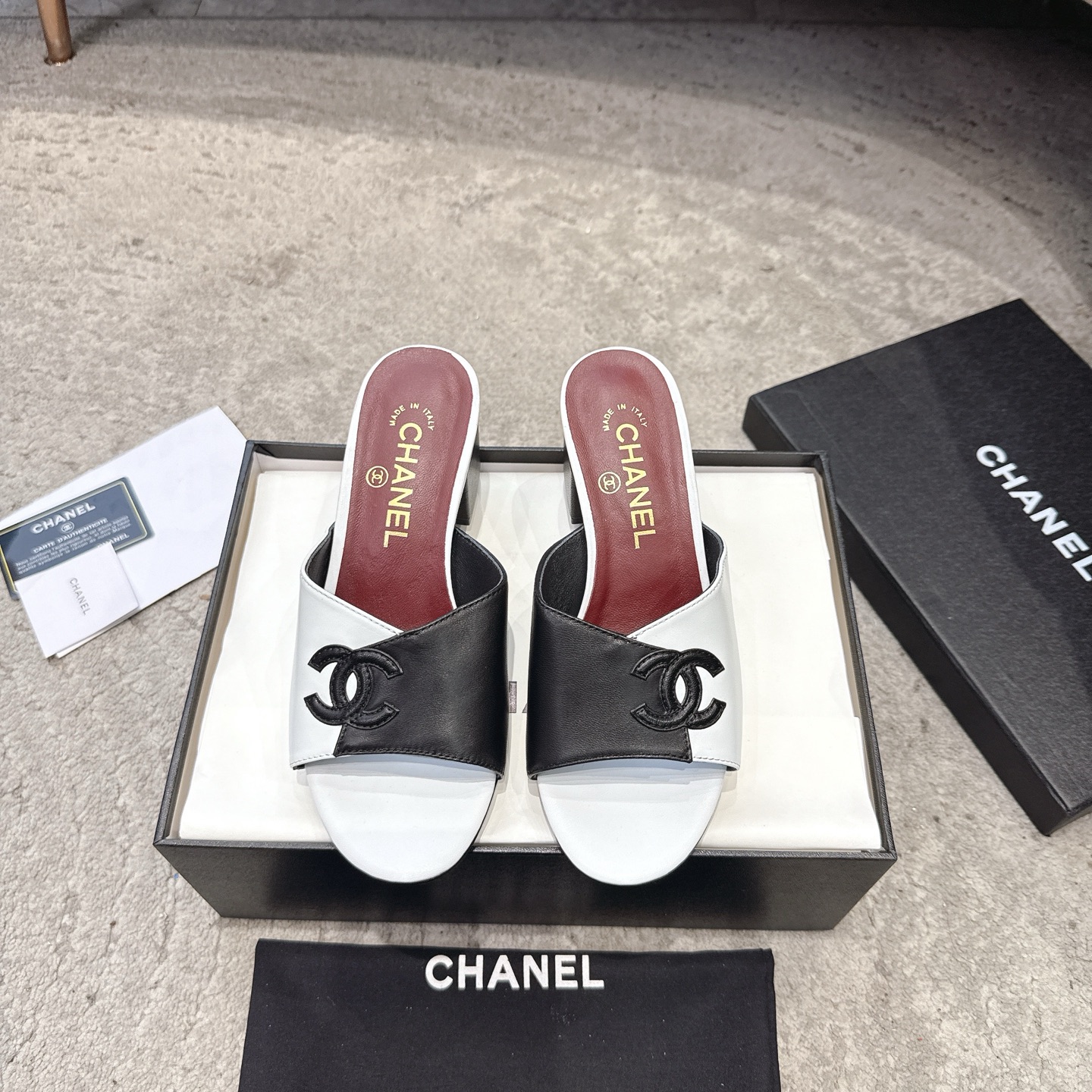 Сандалии CHANEL из телячьей кожи, визуально удлиняют ноги, элегантная модель