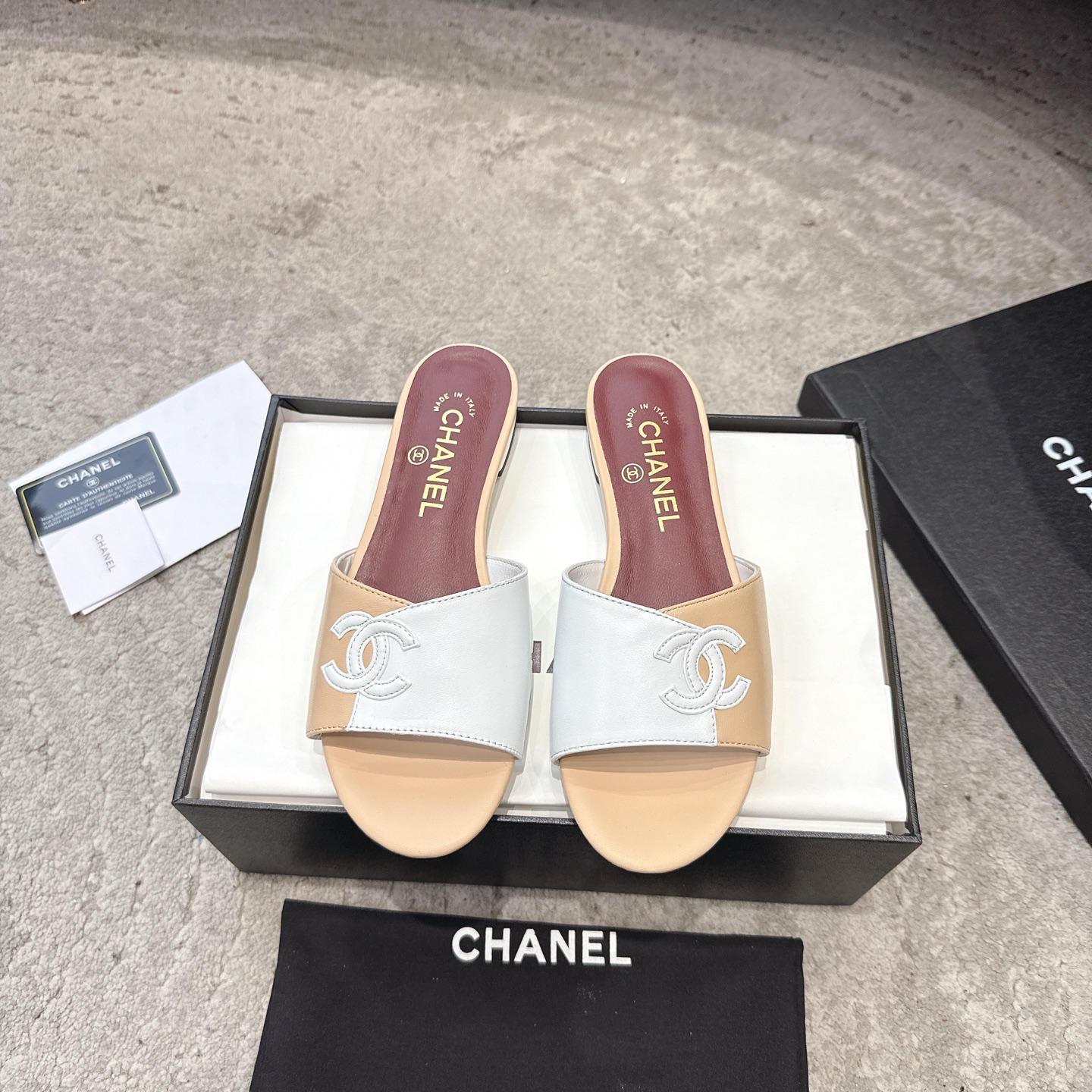 CHANEL сандалии из телячьей кожи, визуально удлиняют ноги, элегантная модель