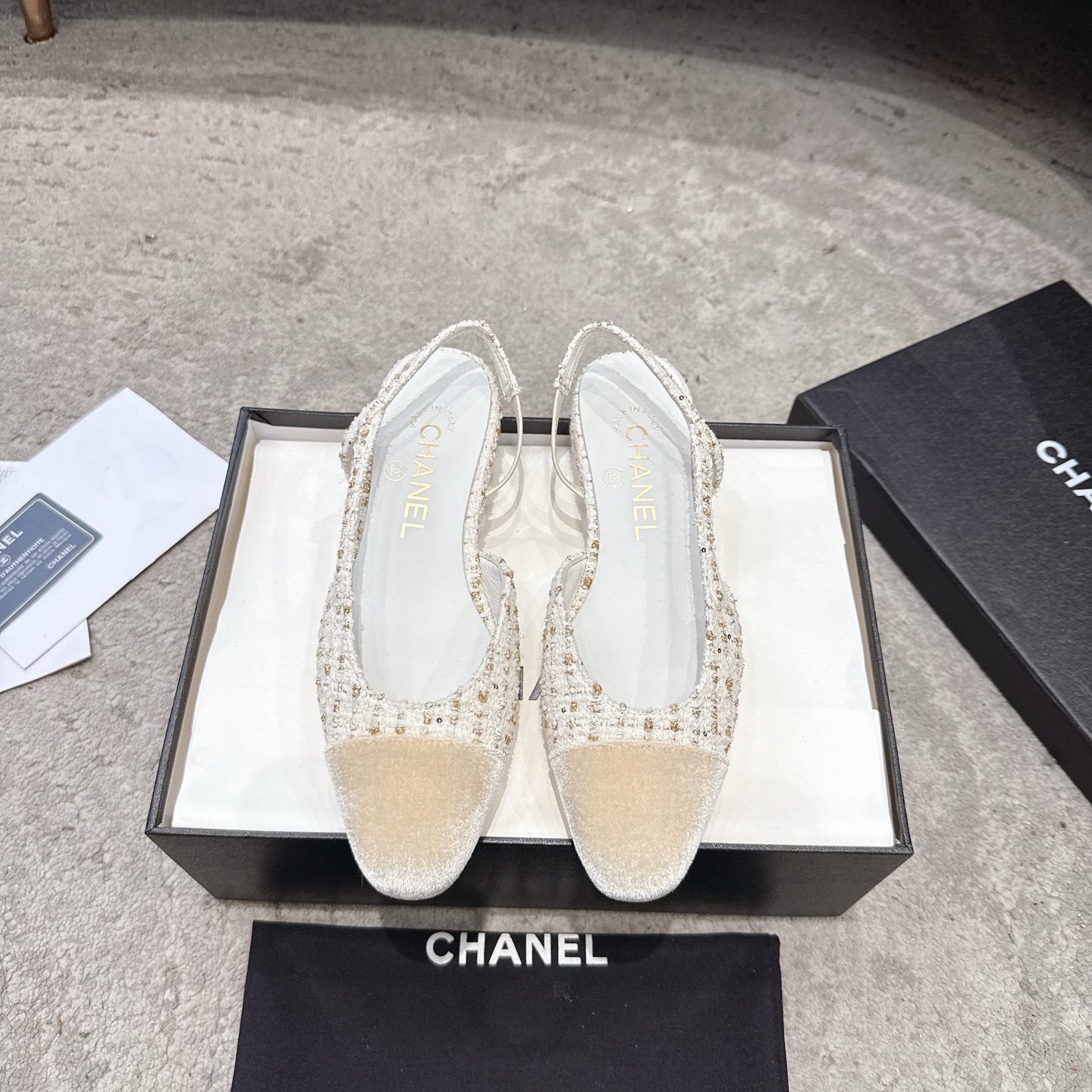 Сандалии CHANEL из телячьей кожи, визуально удлиняют ноги, элегантная модель