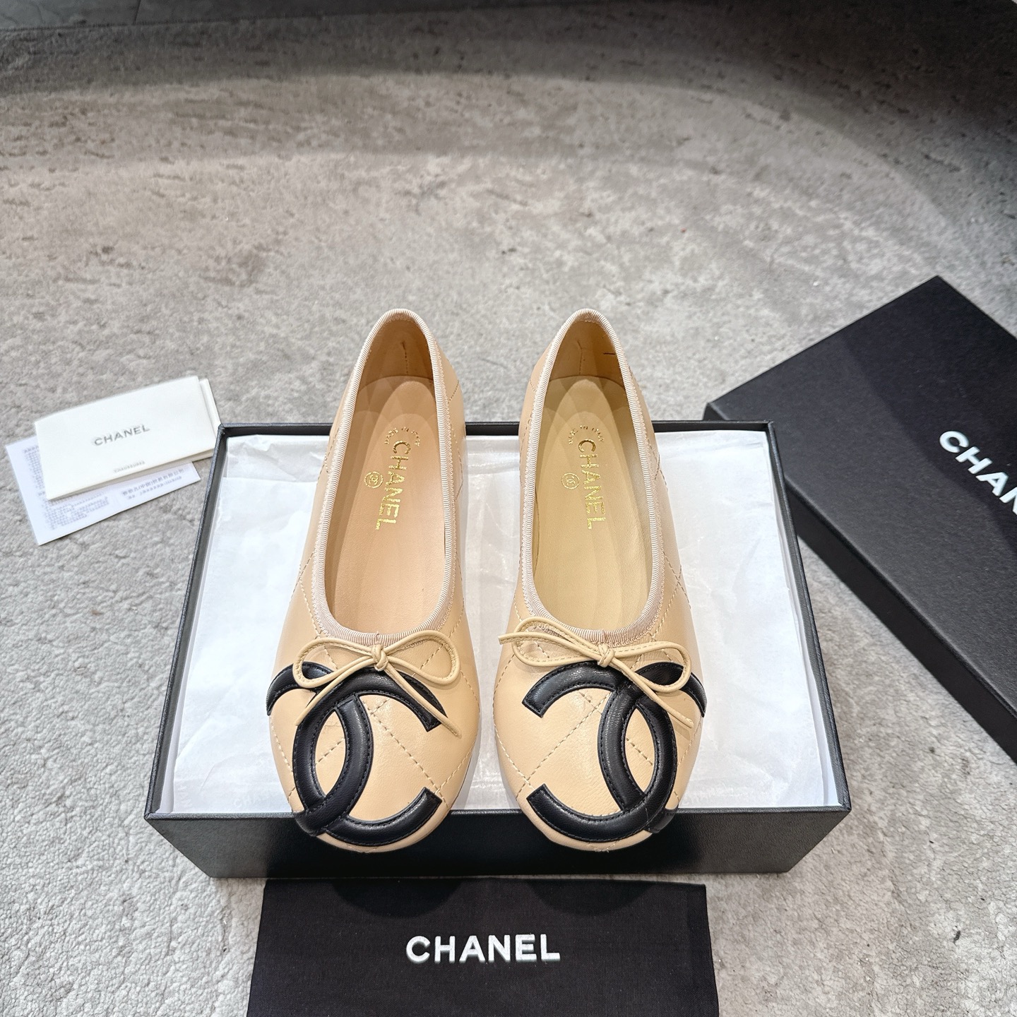 CHANEL Mary Jane sandales défilé, doublure en agneau, semelle extérieure en cuir véritable italien, illumine le teint et rehausse l'allure