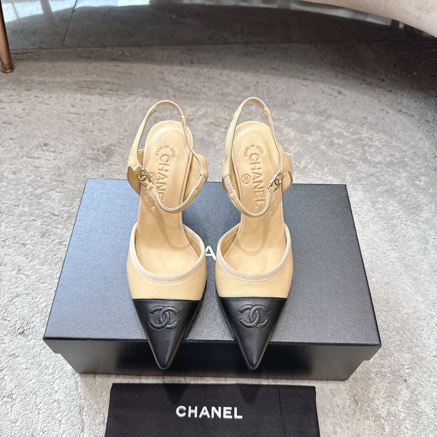 CHANEL Sandals Cowhide Flattering for Fair Skin Elegant Style