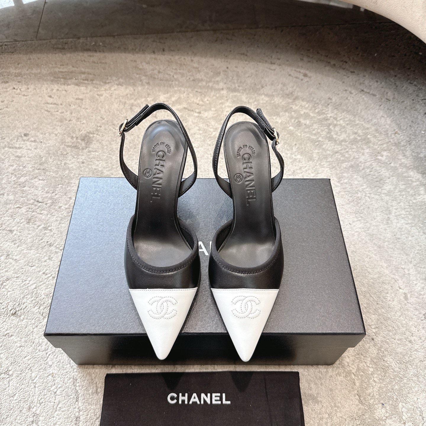 CHANEL Sandals Cowhide Flattering for Fair Skin Elegant Style