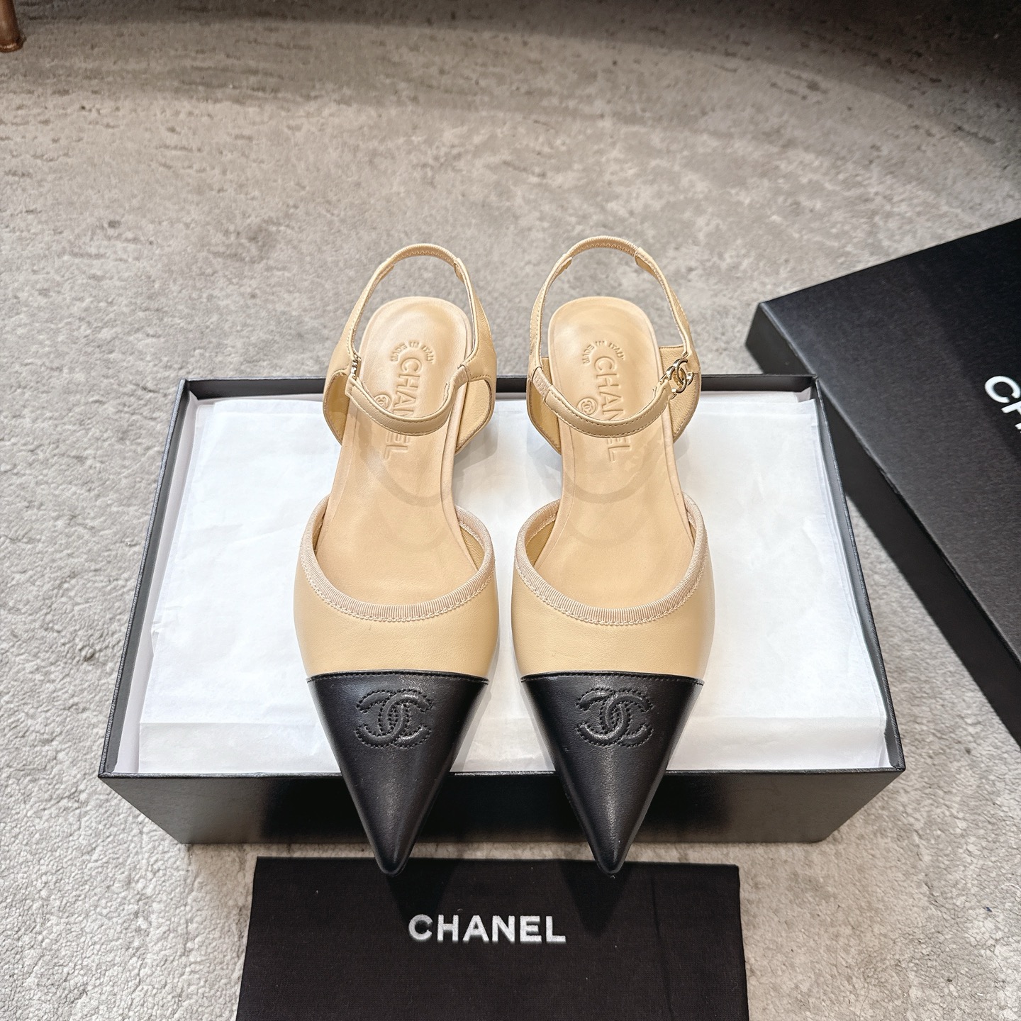 CHANEL Sandals Cowhide Flattering for Fair Skin Elegant Style