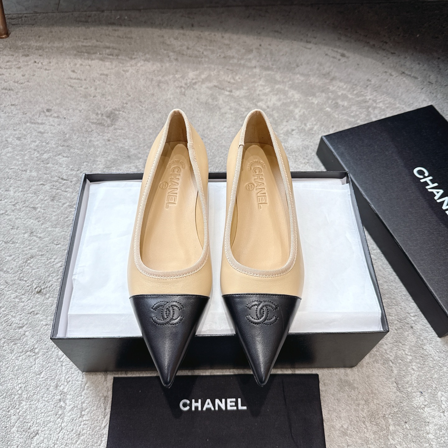 CHANEL сандалии из телячьей кожи, визуально удлиняют ноги, элегантная модель