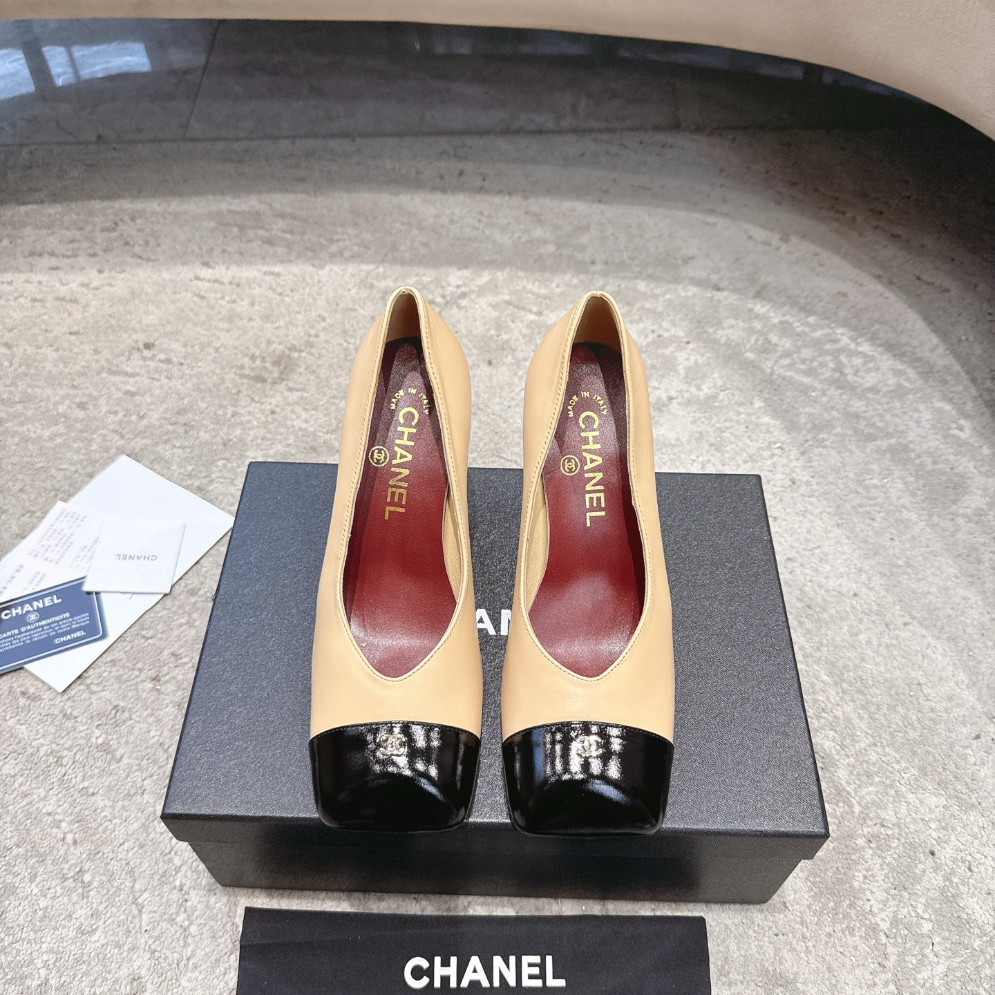 CHANEL Mary Jane sandales défilé, doublure en agneau, semelle extérieure en cuir véritable italien, illumine le teint et rehausse l'allure