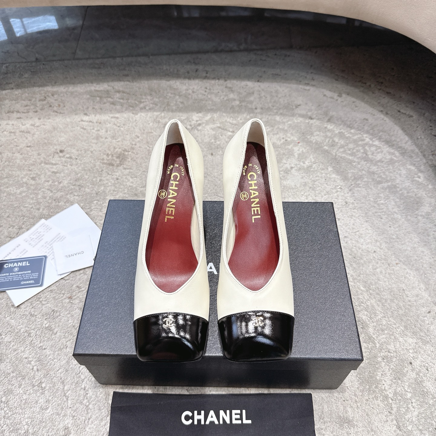 CHANEL Mary Jane sandales défilé, doublure en agneau, semelle en cuir véritable italien, illumine le teint et rehausse l'allure