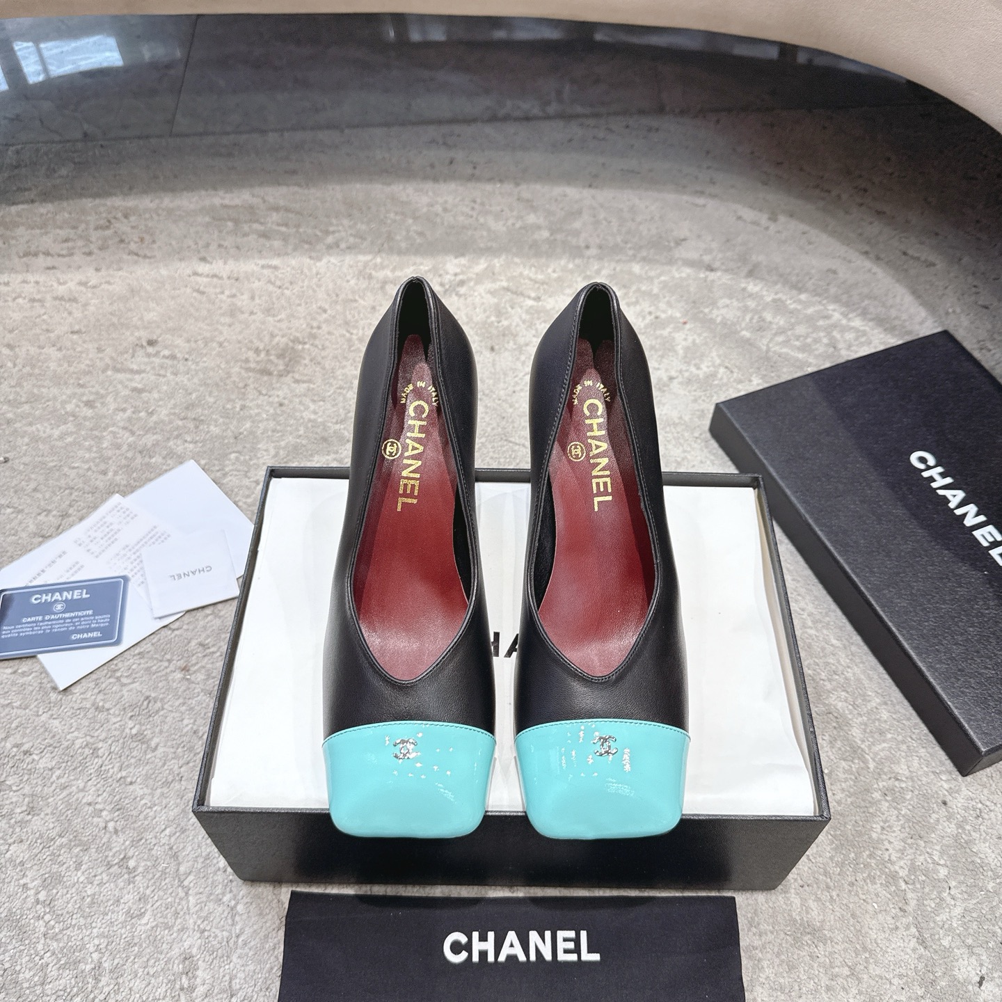 CHANEL Mary Jane sandales défilé, doublure en agneau, semelle extérieure en cuir véritable italien, illumine le teint et rehausse l'allure