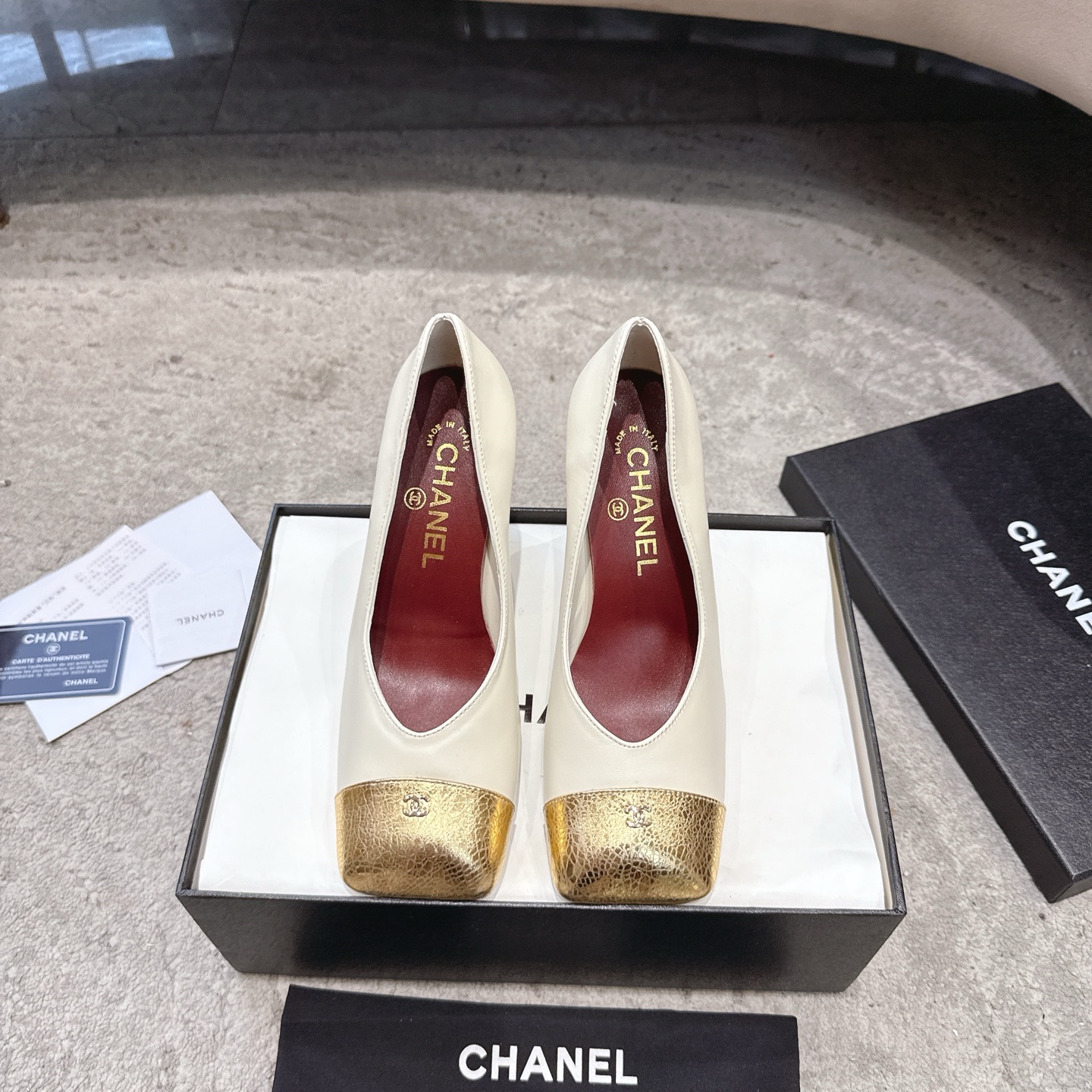 CHANEL Mary Jane sandales défilé, doublure en agneau, semelle extérieure en cuir véritable italien, illumine le teint et rehausse l'allure