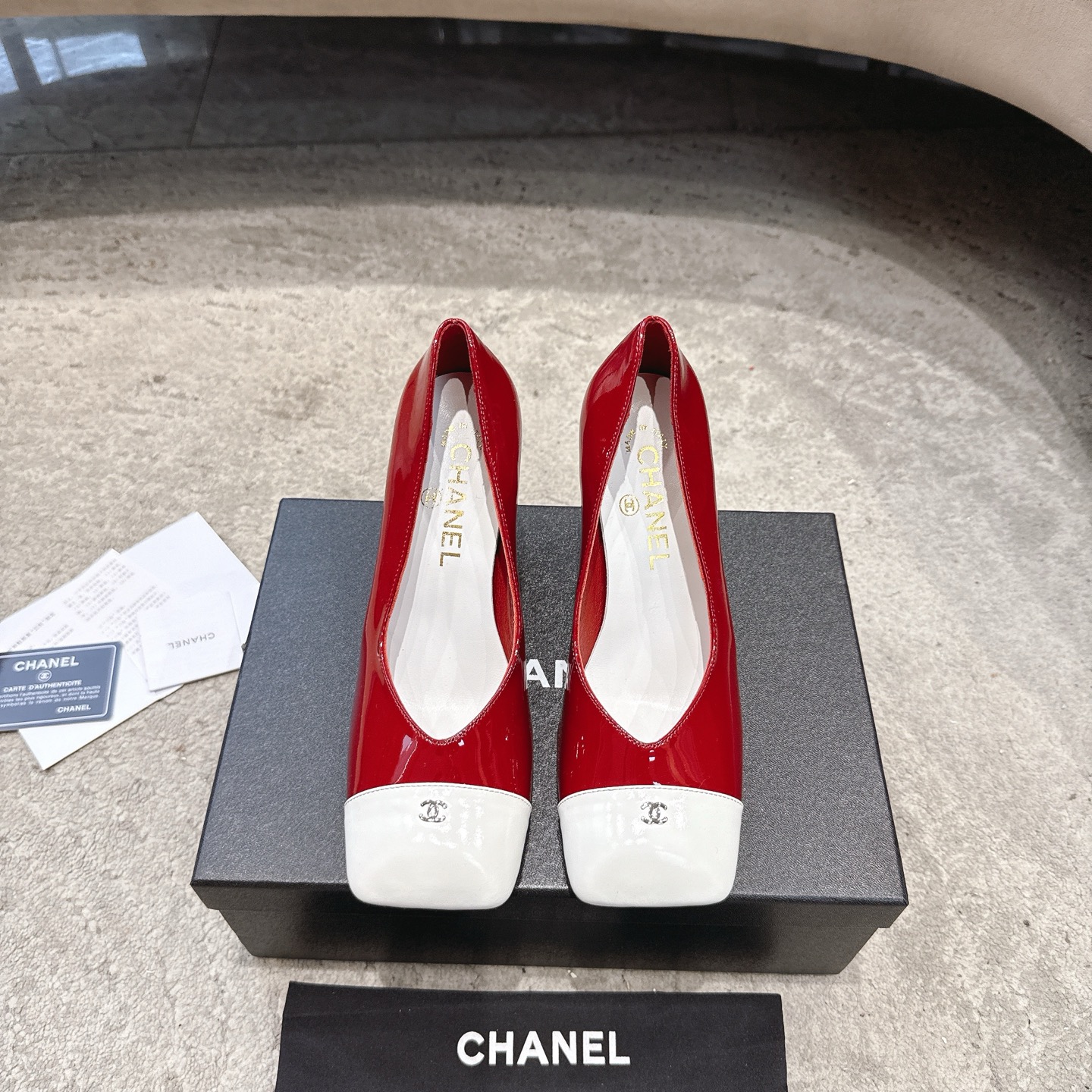 CHANEL Mary Jane sandales défilé, doublure en agneau, semelle en cuir véritable italien, illumine le teint et rehausse l'allure