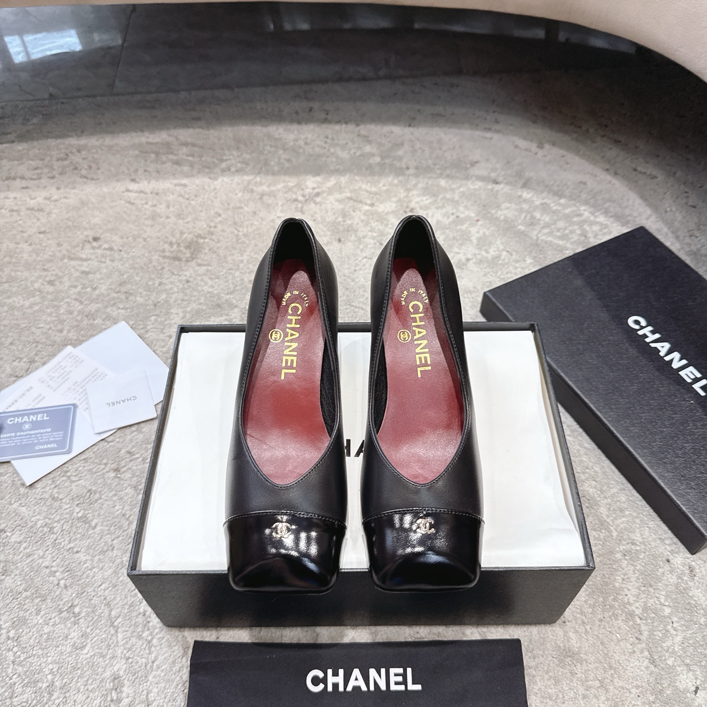 CHANEL Mary Jane sandales défilé, doublure en agneau, semelle extérieure en cuir véritable italien, illumine le teint et rehausse l'allure