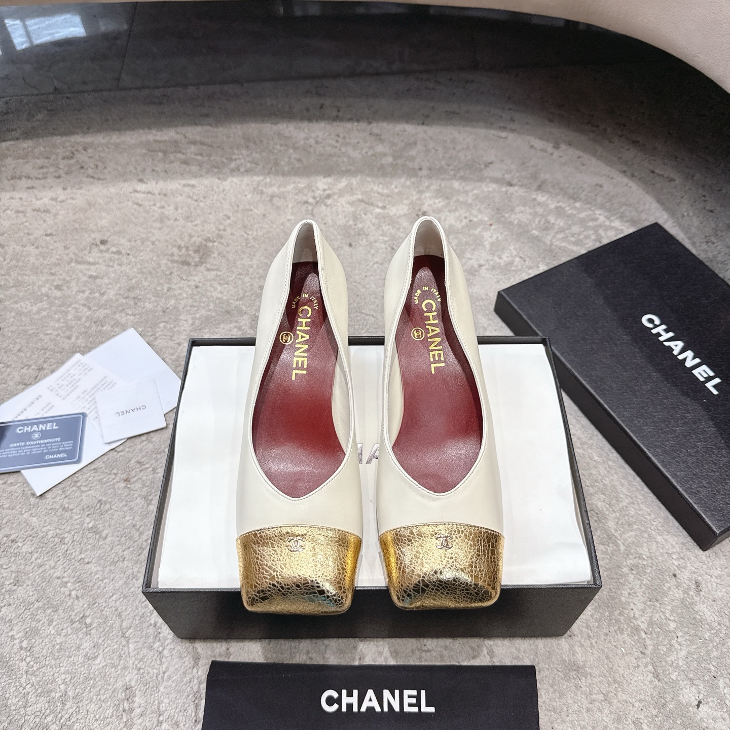 CHANEL Mary Jane sandales défilé, doublure en agneau, semelle en cuir véritable italien, illumine le teint et rehausse l'allure