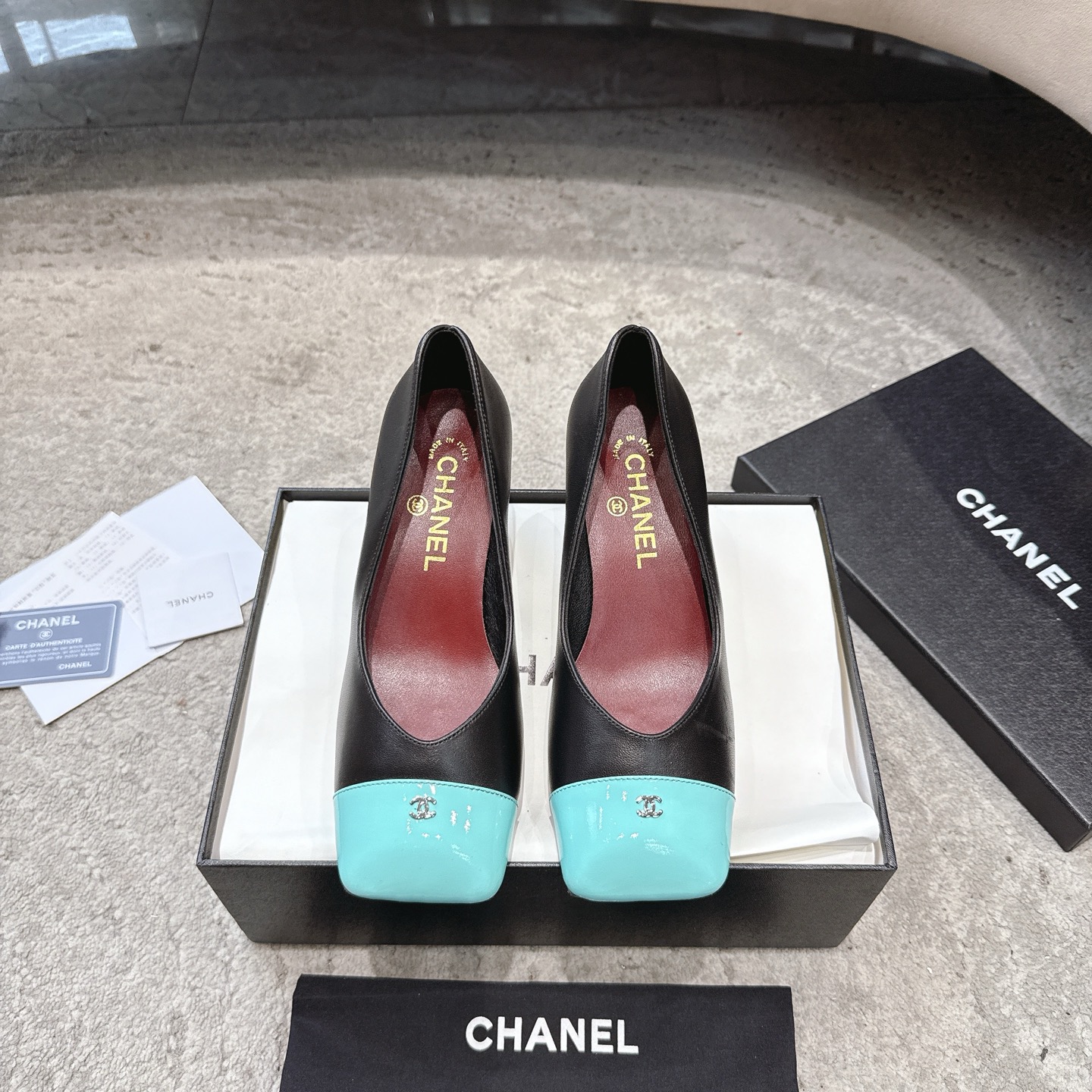 CHANEL Mary Jane sandales défilé, doublure en agneau, semelle extérieure en cuir véritable italien, illumine le teint et rehausse l'allure
