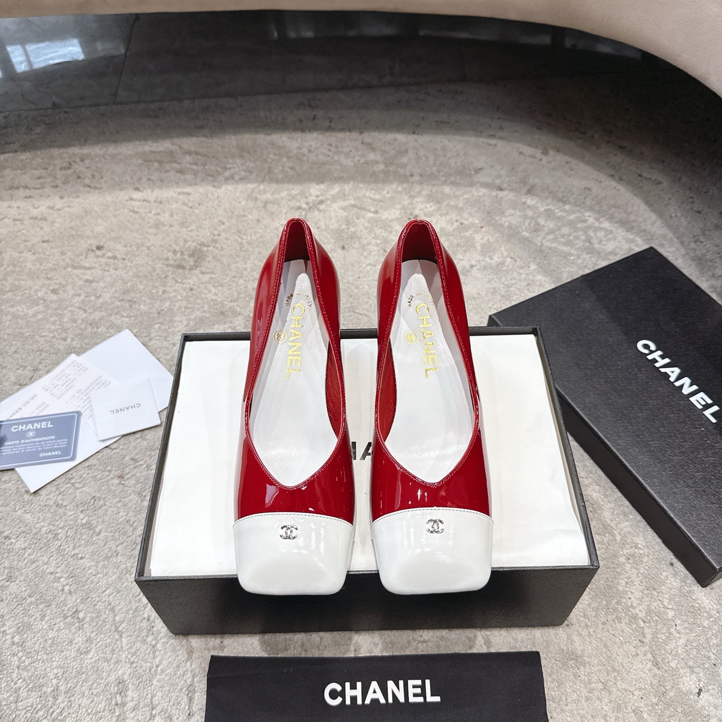 CHANEL Mary Jane Sandales Défilé Doublure en agneau Semelle en cuir véritable italien Illumine le teint et rehausse l'allure