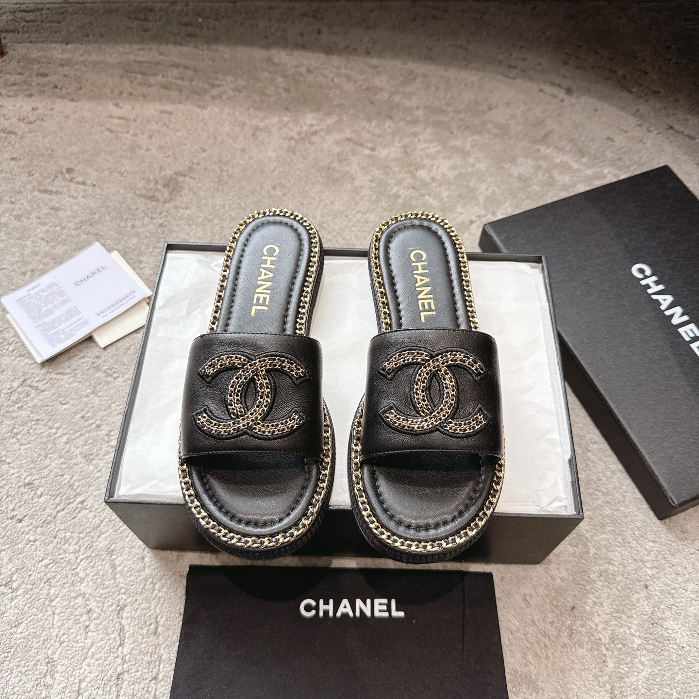 CHANEL тапочки из телячьей кожи, визуально удлиняют ноги, элегантная модель