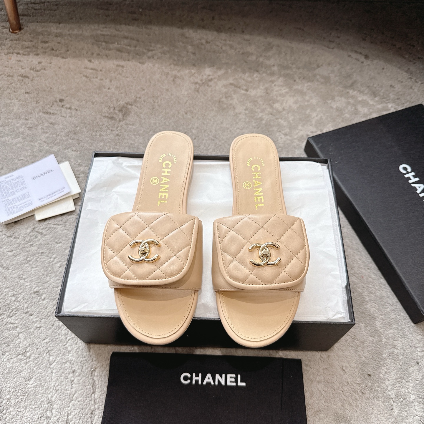 CHANEL тапочки из телячьей кожи, визуально удлиняют ноги, элегантная модель
