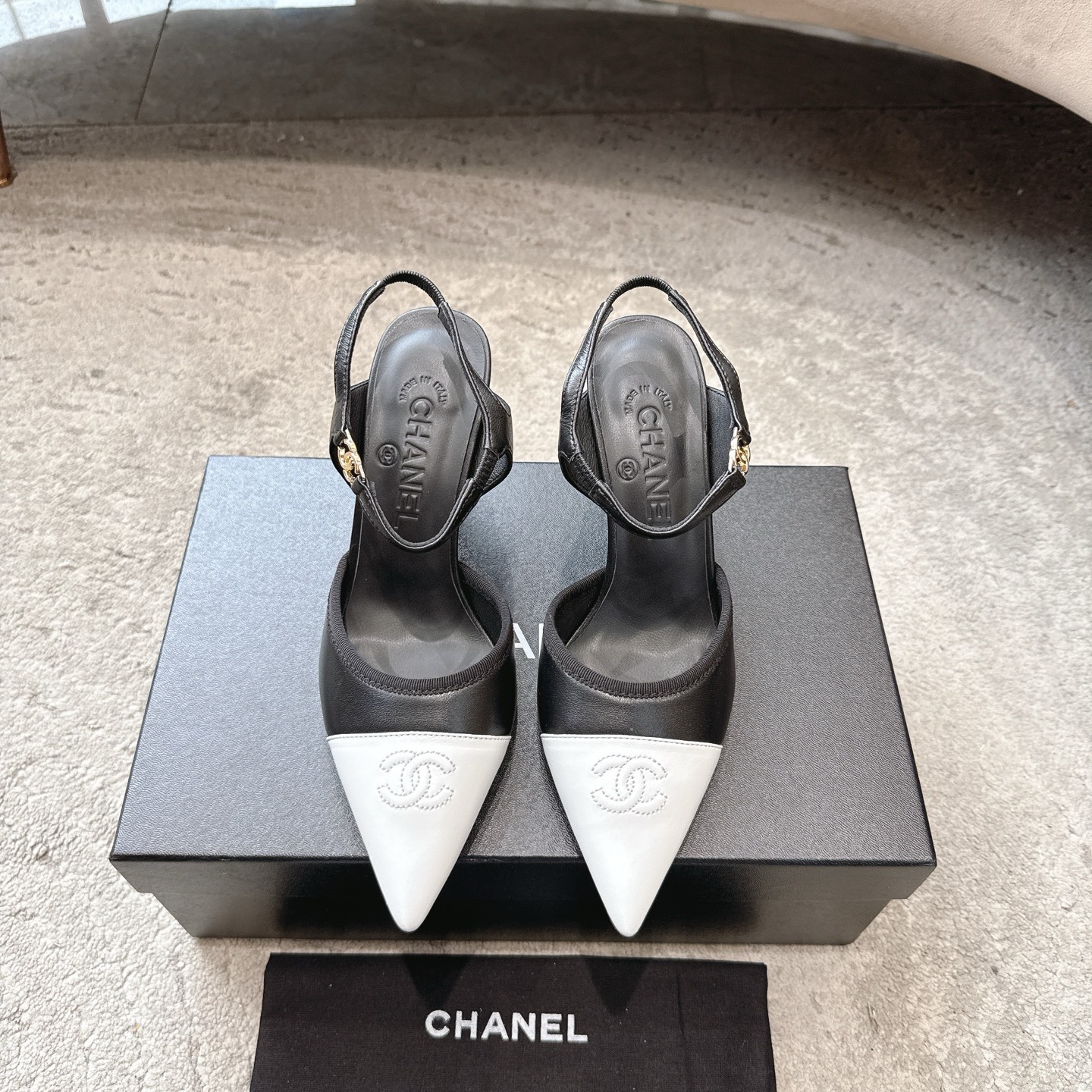 CHANEL сандалии из телячьей кожи, визуально удлиняют ноги, элегантная модель