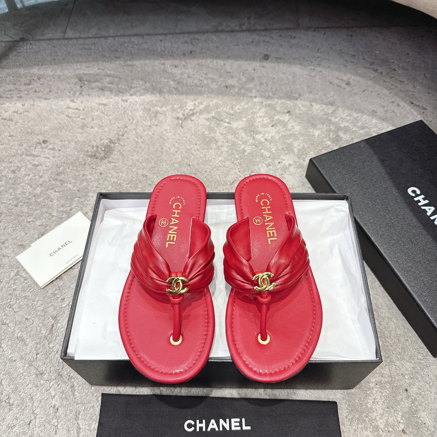 CHANEL 슬리퍼 송아지 가죽 발이 하얗게 보임 우아한 스타일