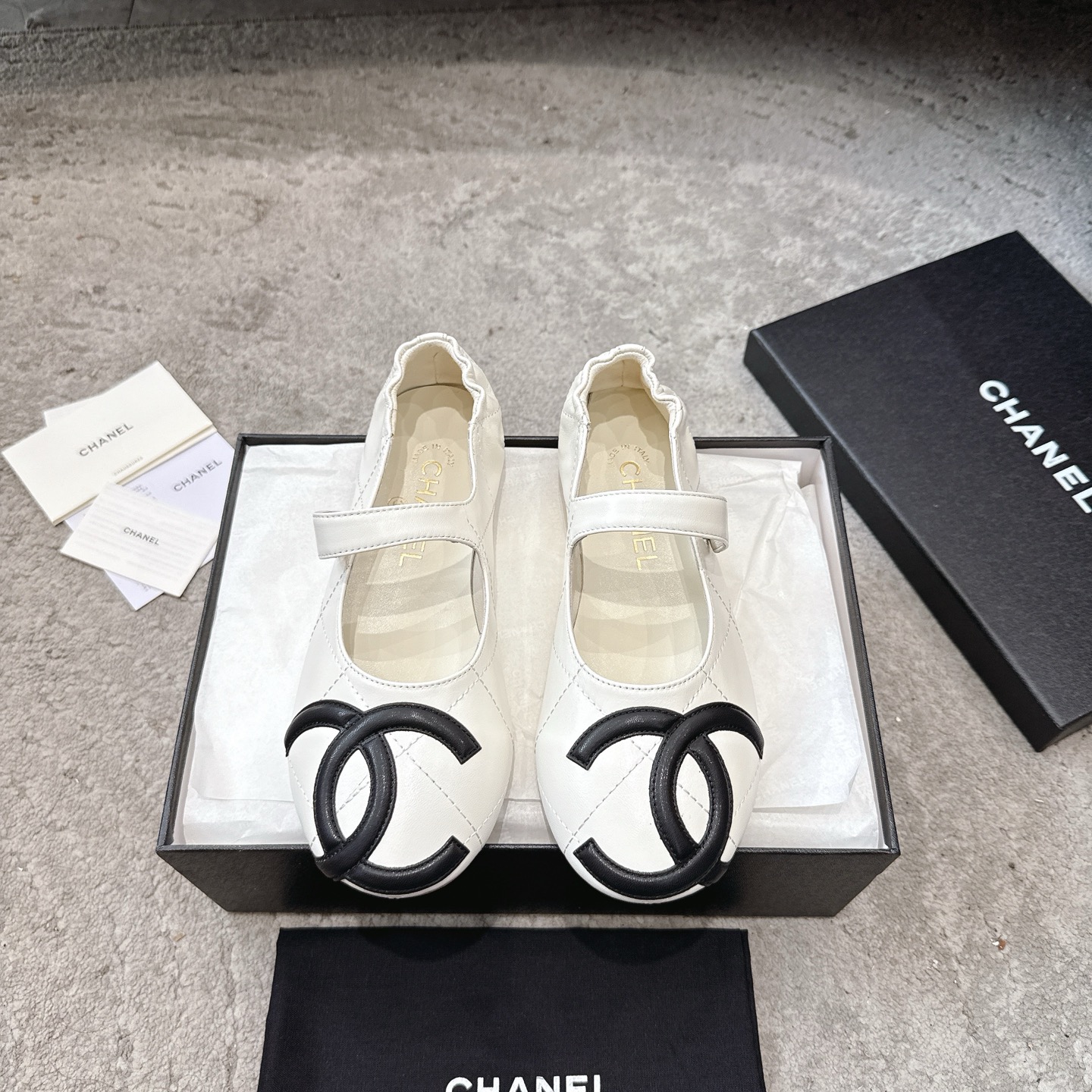 CHANEL Mary Jane sandales défilé, doublure en agneau, semelle en cuir véritable italien, illumine le teint et rehausse l'allure