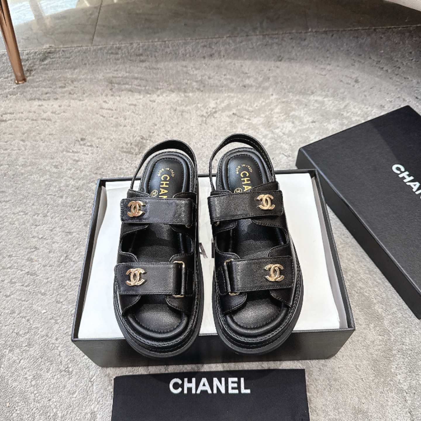 CHANEL сандалии из телячьей кожи, визуально удлиняют ноги, элегантная модель