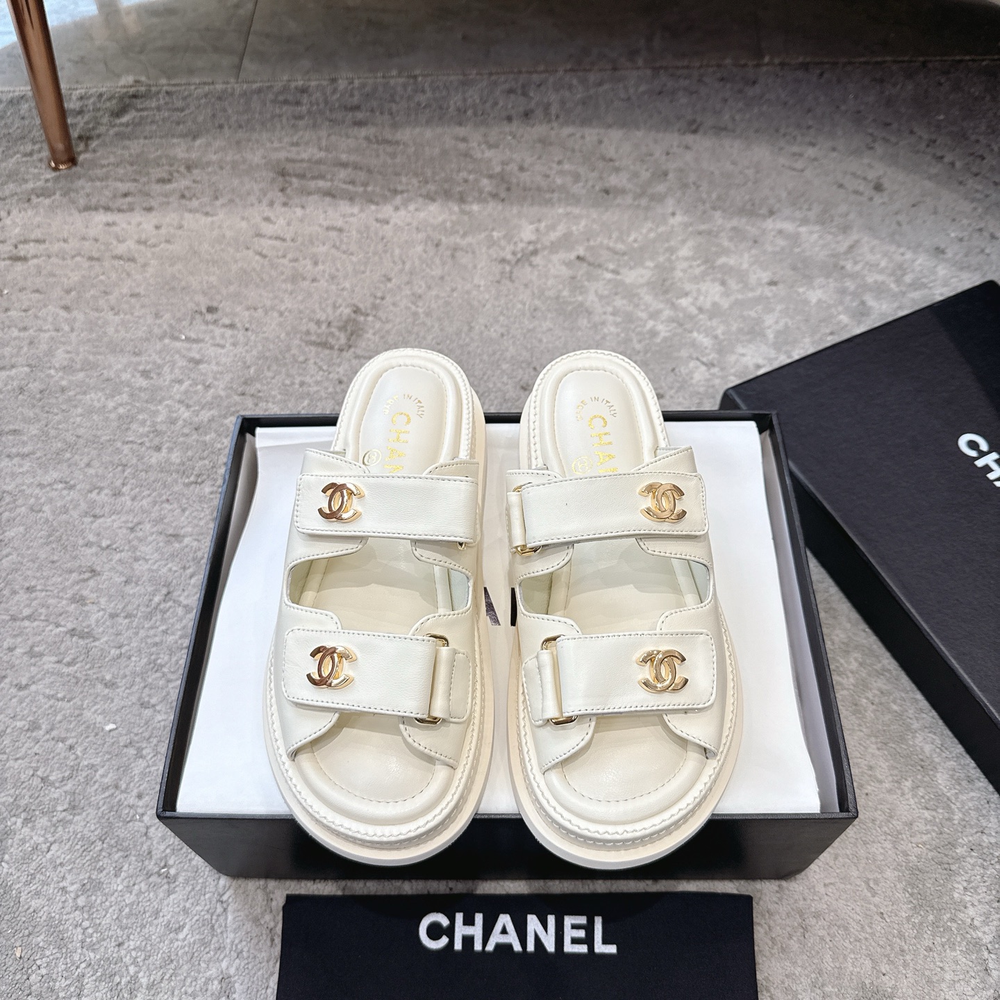 CHANEL Sandals Cowhide Flattering for Fair Skin Elegant Style