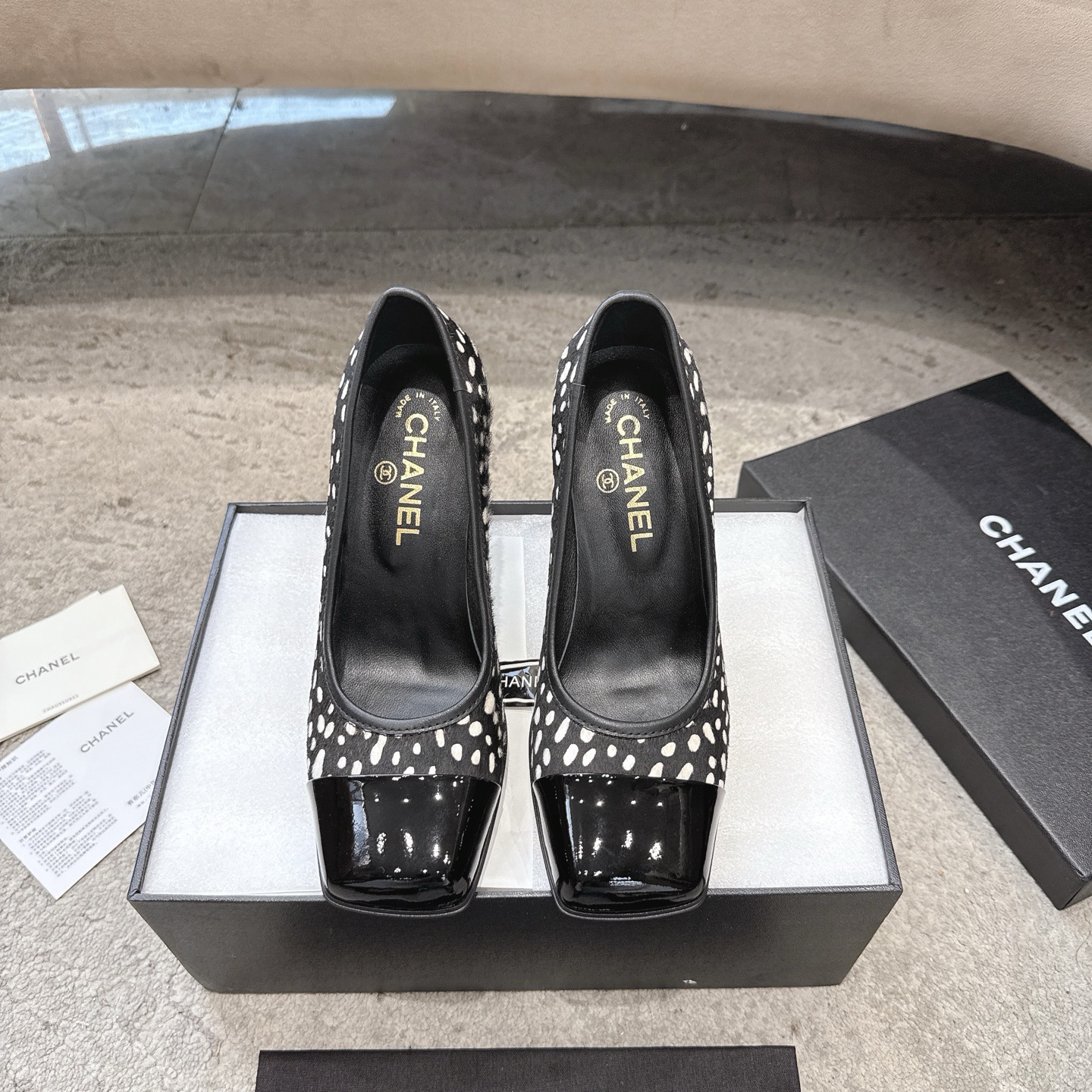 CHANEL Mary Jane sandales modèle défilé doublure en agneau semelle en cuir véritable italien illumine le teint et rehausse l'allure