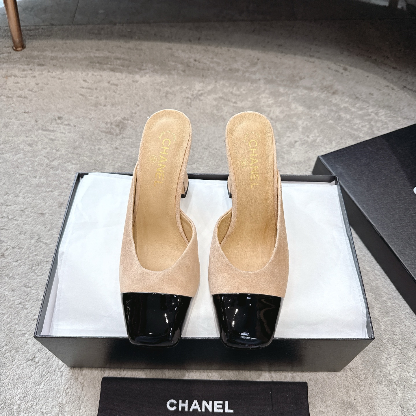 CHANEL Sandals Cowhide Flattering for Fair Skin Elegant Style