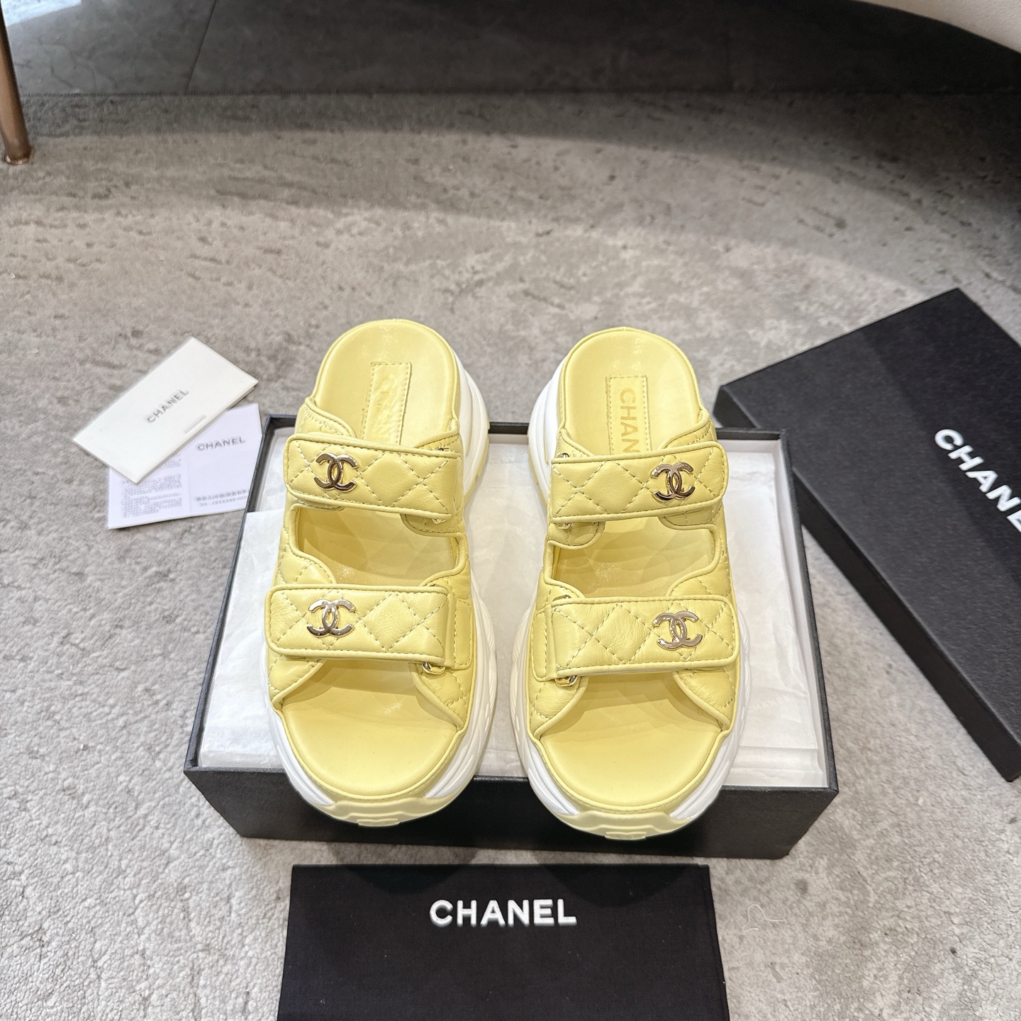 CHANEL сандалии из телячьей кожи, визуально удлиняют ноги, элегантная модель