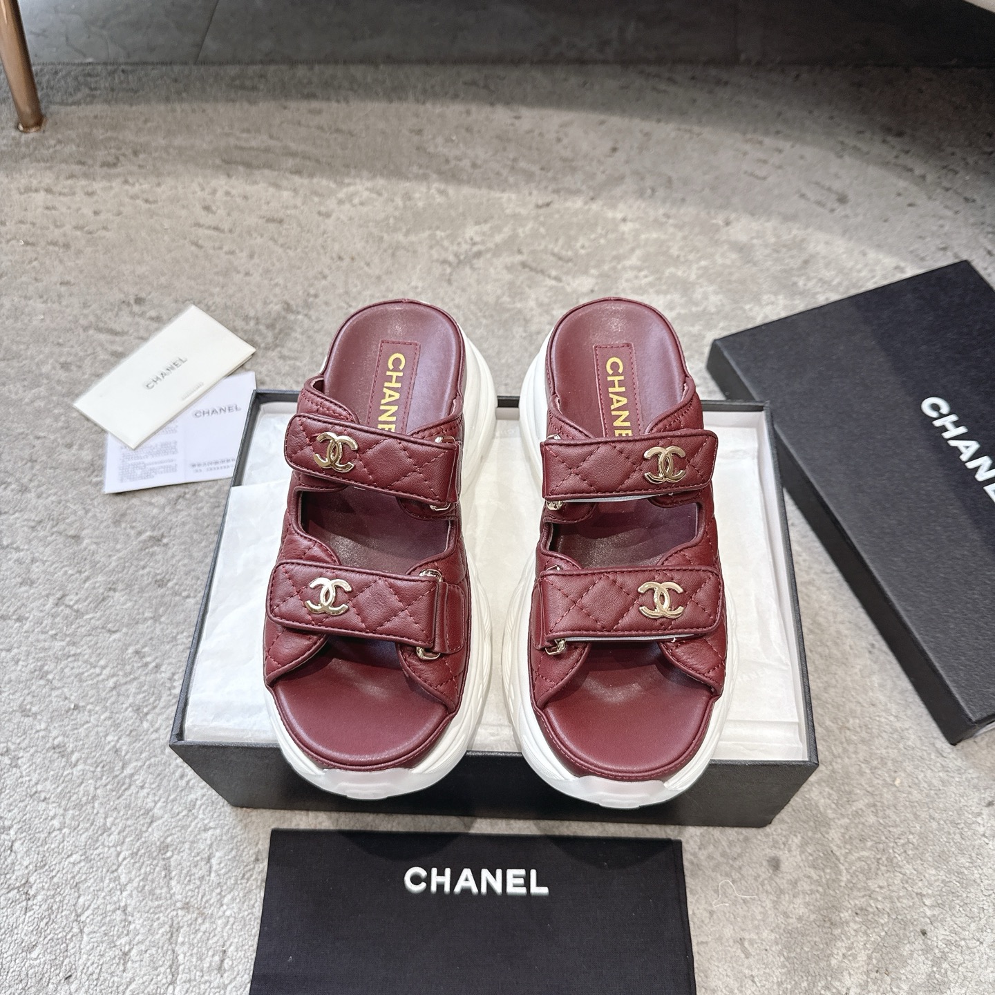 CHANEL сандалии из телячьей кожи, визуально удлиняют ноги, элегантная модель