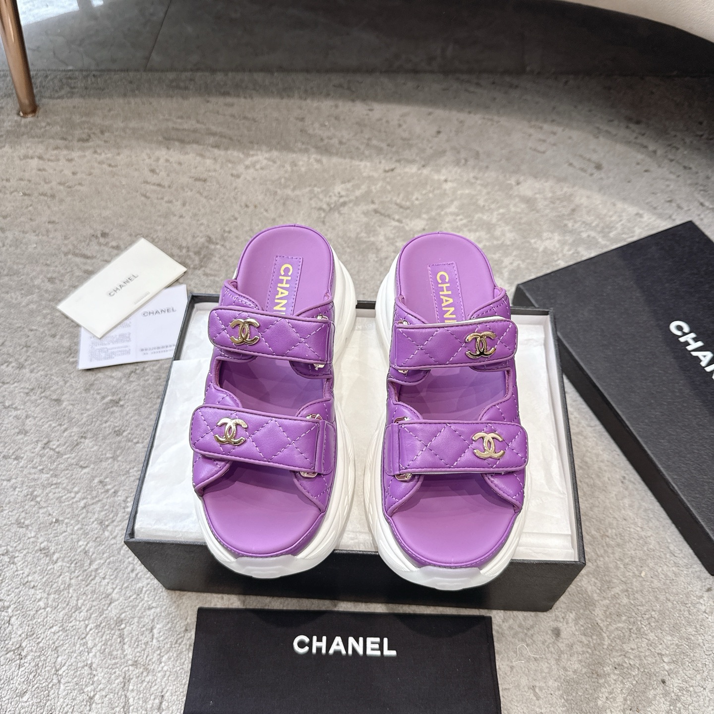 CHANEL сандалии из телячьей кожи, визуально удлиняют ноги, элегантная модель