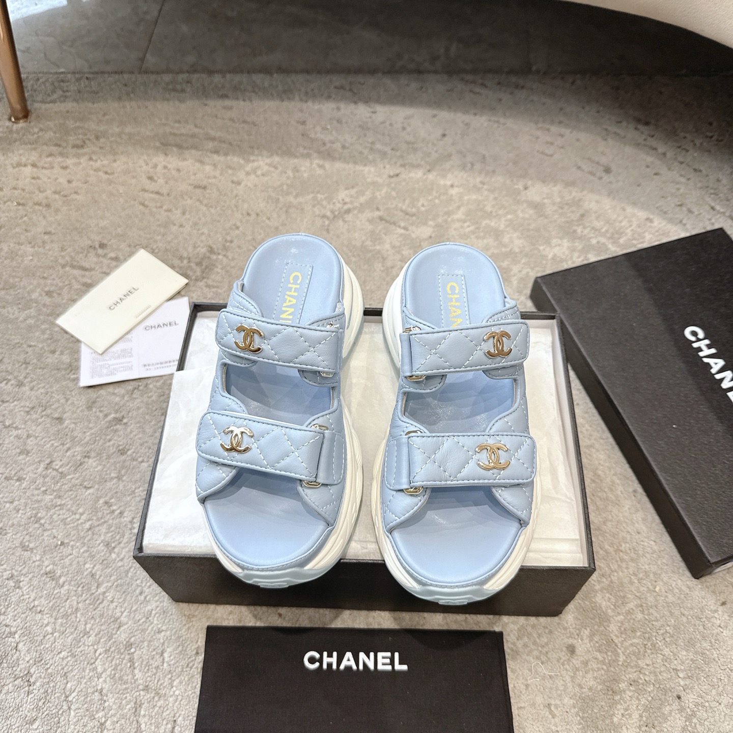 CHANEL сандалии из телячьей кожи, визуально удлиняют ноги, элегантная модель