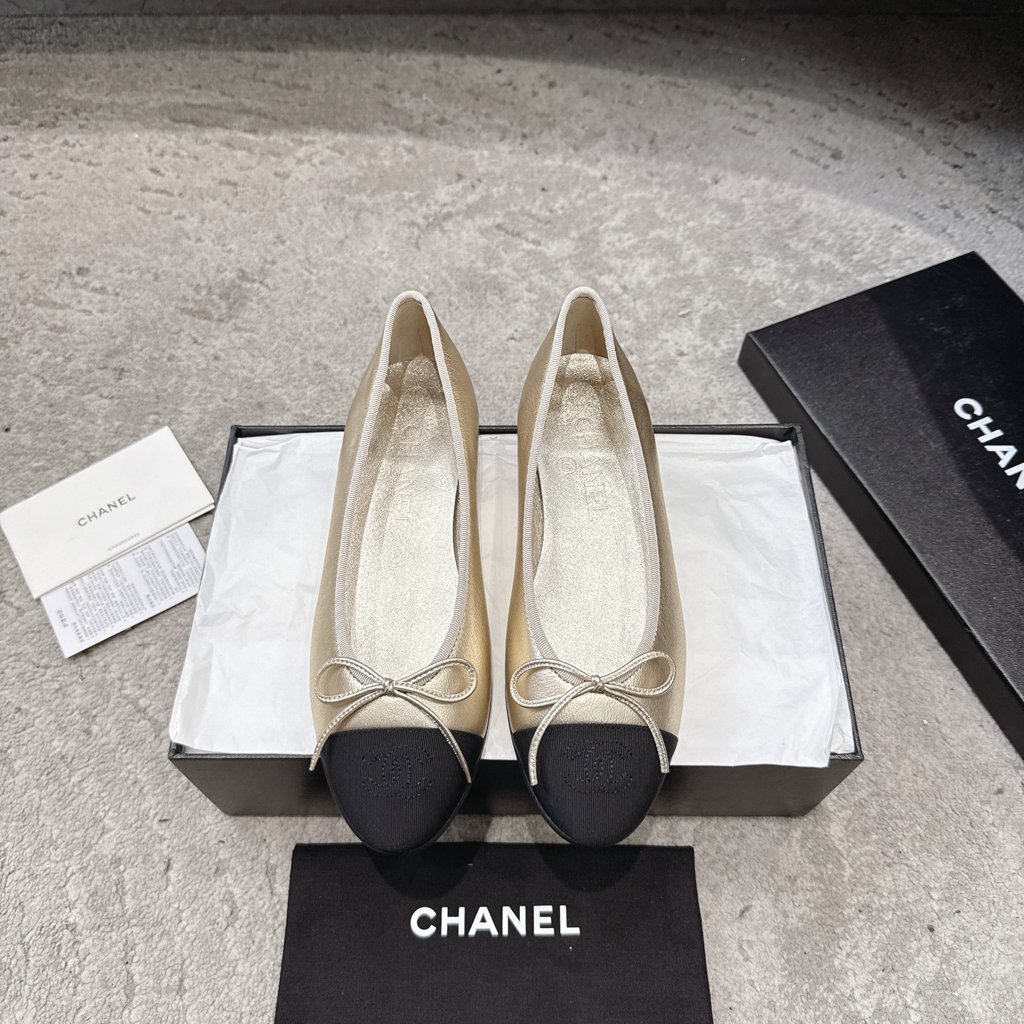 CHANEL классические балетки со звездой из лаковой кожи и импортного тонкого бархата на итальянской кожаной подошве