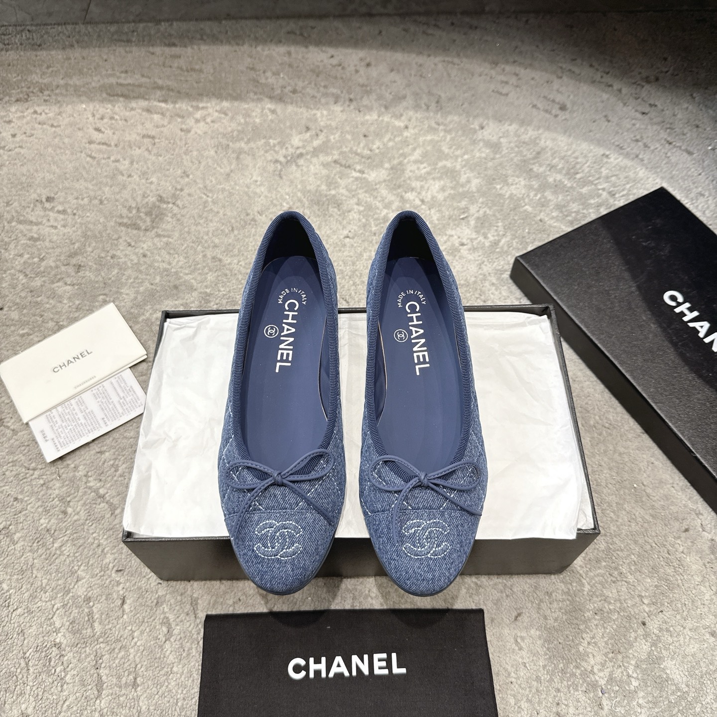 CHANEL классические балетки со звездой из лаковой кожи и импортного тонкого бархата, подошва из натуральной кожи Италия
