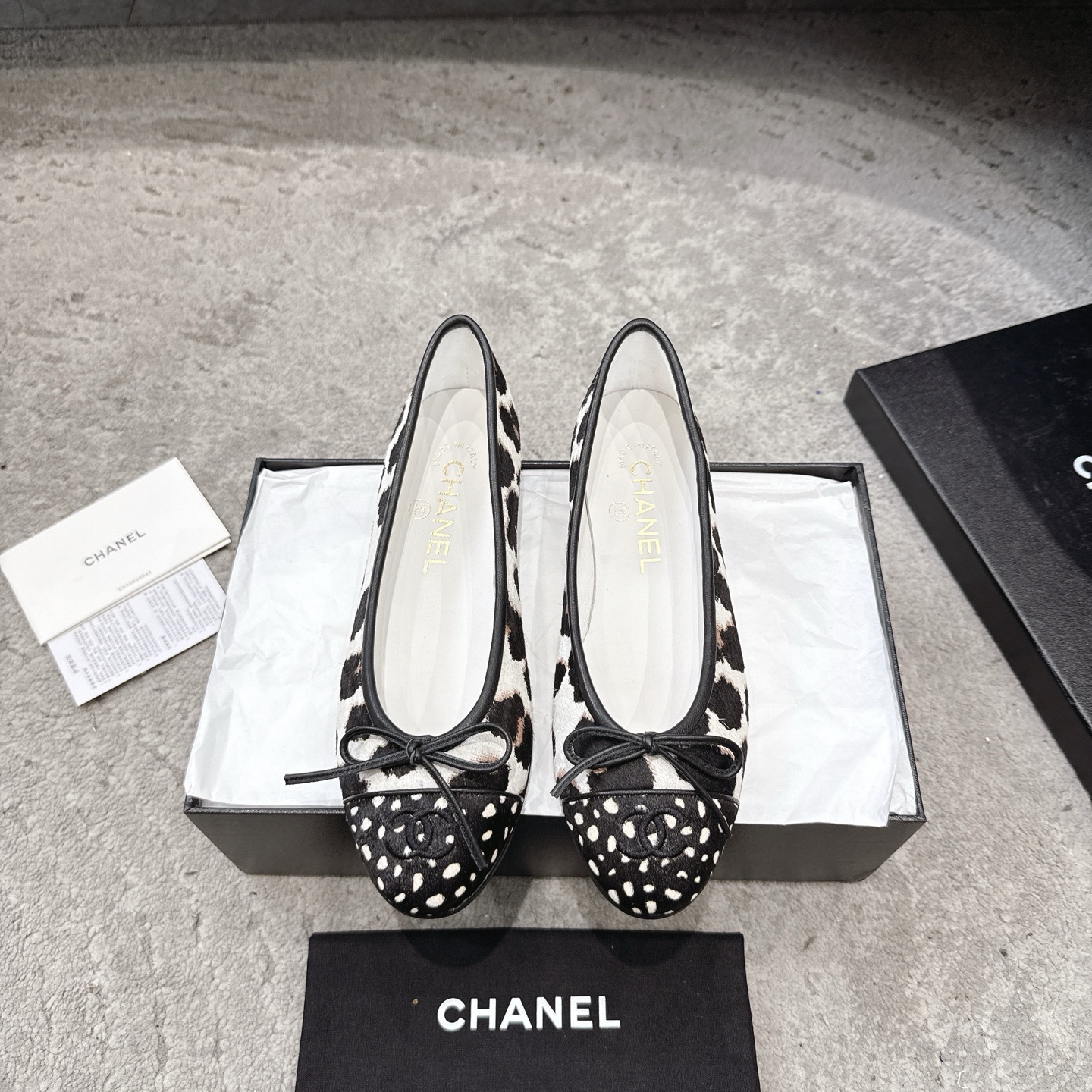 CHANEL классические балетки со звездой из лаковой кожи и импортного тонкого бархата, подошва из натуральной кожи Италия