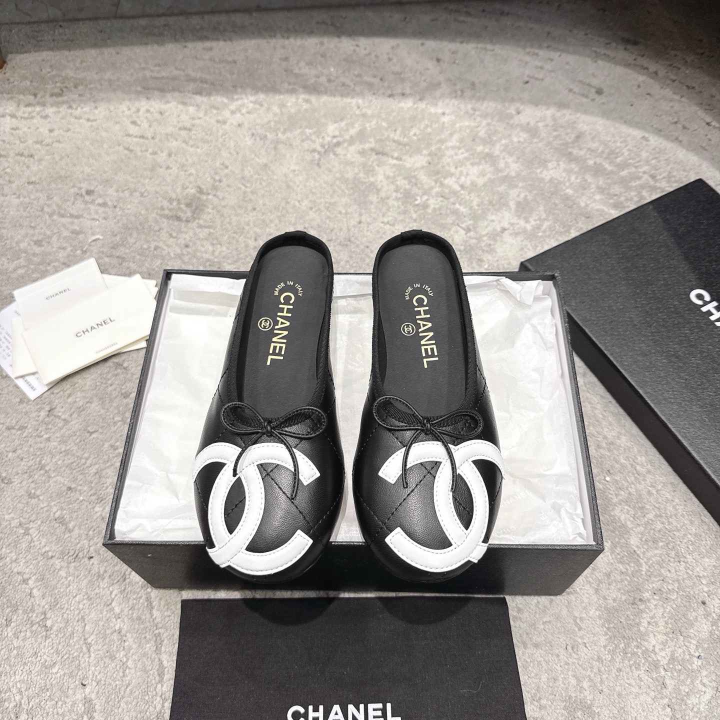 CHANEL Mary Jane sandales défilé, doublure en agneau, semelle en cuir véritable italien, illumine le teint et rehausse l'allure