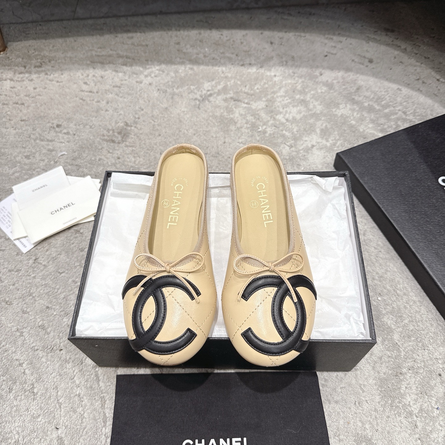 CHANEL Mary Jane sandales défilé, doublure en agneau, semelle en cuir véritable italien, illumine le teint et rehausse l'allure