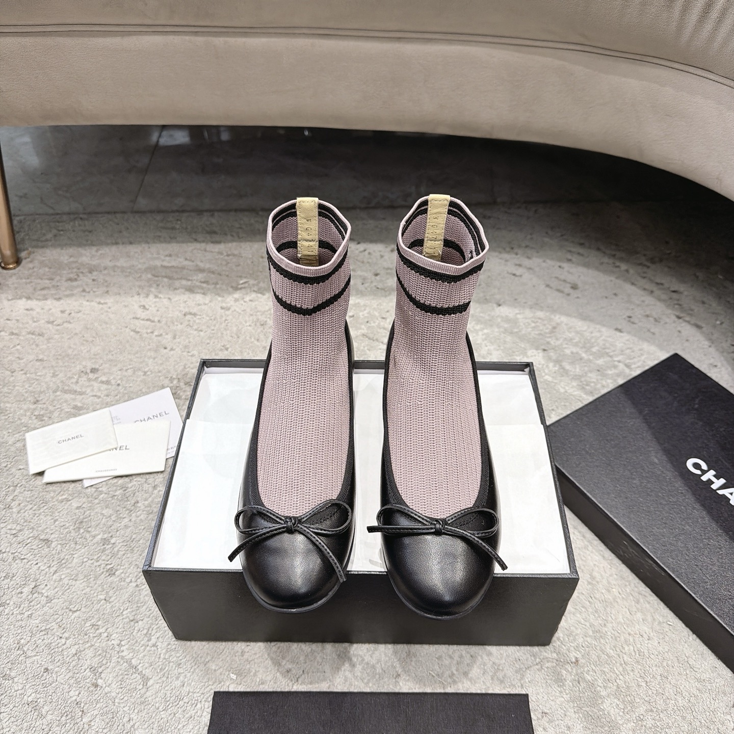 CHANEL классические балетки со звездой из лаковой кожи и импортного тонкого бархата на итальянской кожаной подошве