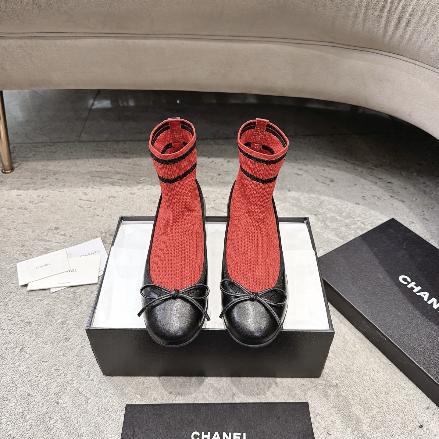 CHANEL классические балетки со звездой из лаковой кожи и импортного тонкого бархата, подошва из натуральной кожи Италия