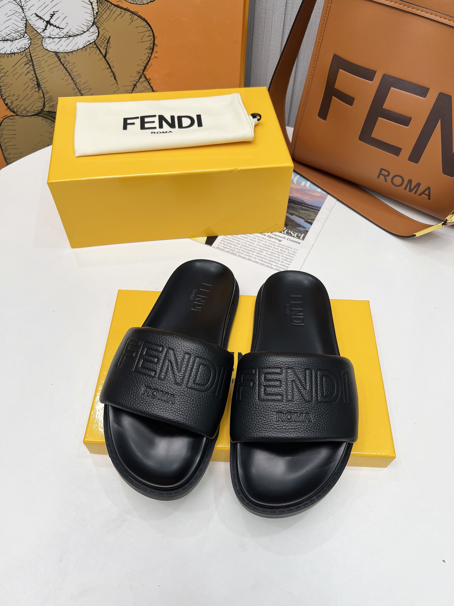 Fake AAA+
 Fendi Shoes Sandals Cowhide Sheepskin Summer Collection