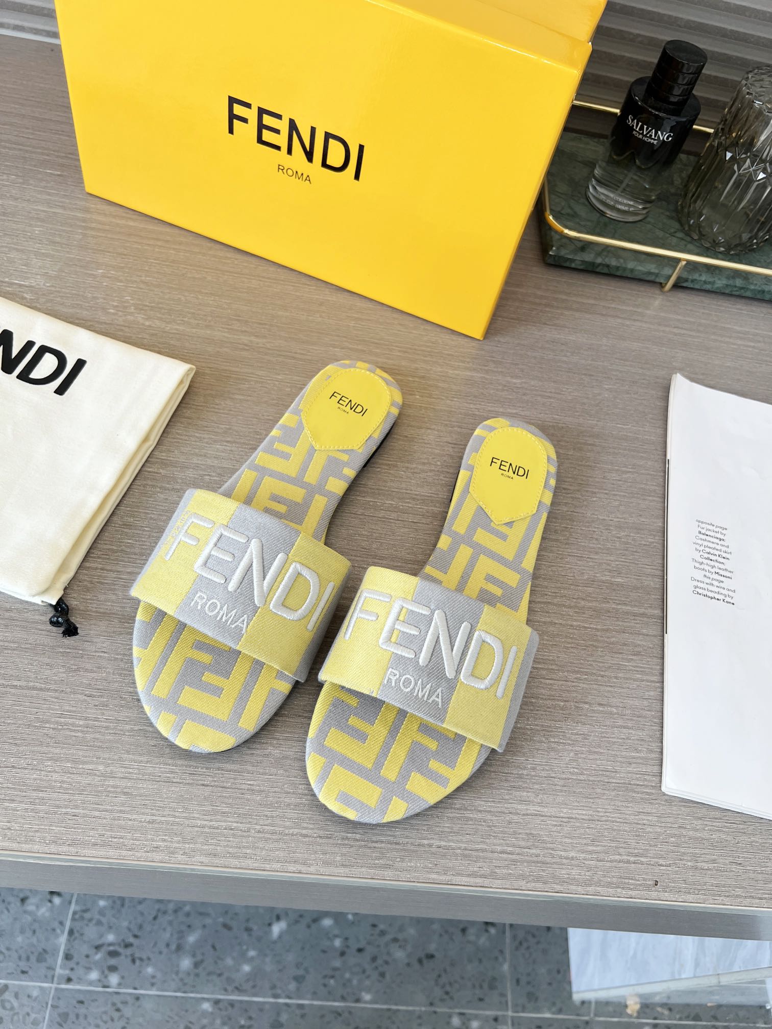 1:1 Replica Wholesale
 Fendi AAAA
 Shoes Sandals Sheepskin Summer Collection