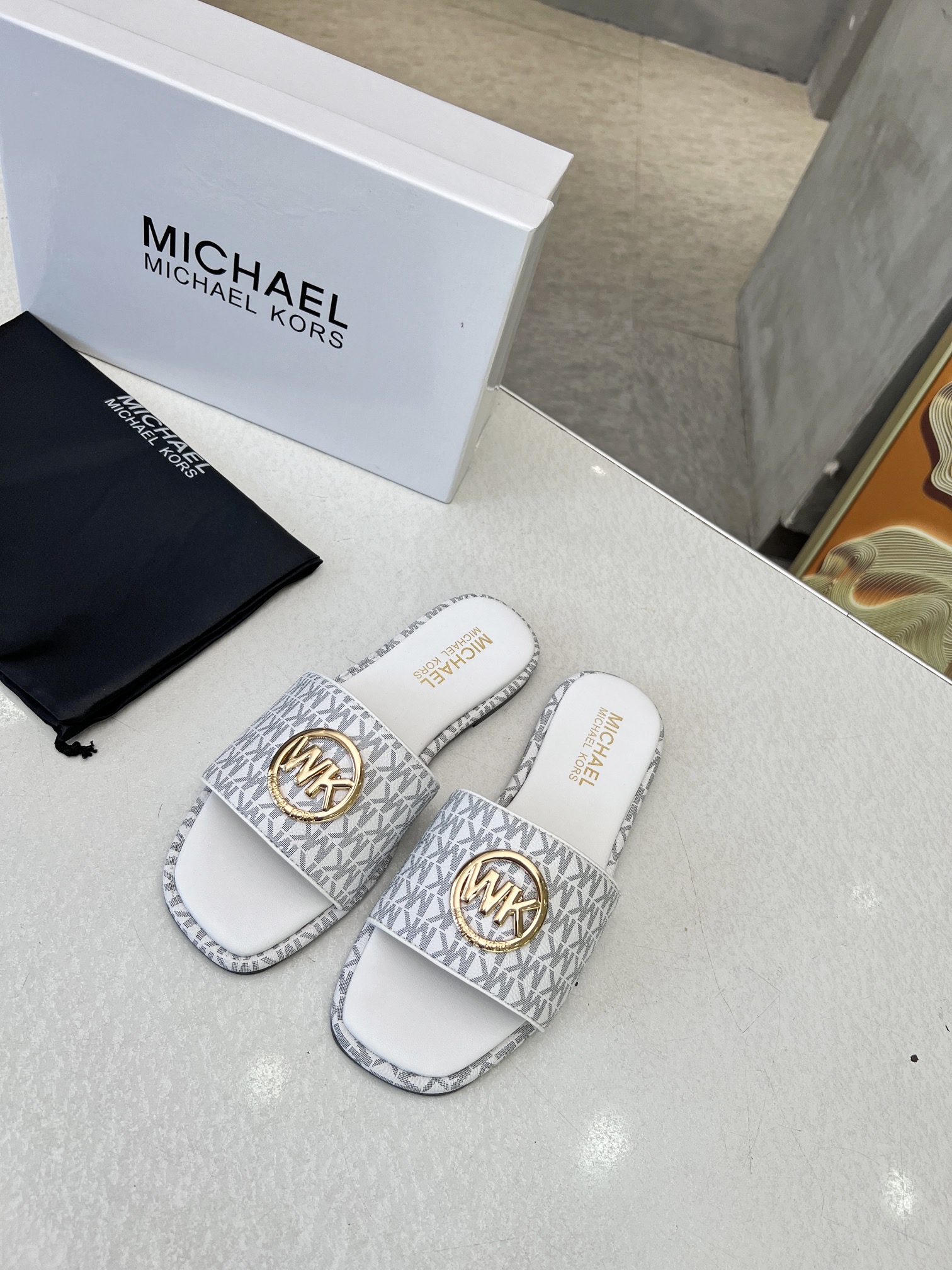 NO:235924,MlCHAEL new fabric cowhide inner sheepskin, size 35-43160 genuine leather sole, slippers, slippers, cowhide, sheepskin19860909MlCHAEL 新款 面料 牛皮 内里 羊皮,码数 35-43160 真皮底,拖鞋,slippers,cowhide,sheepskin,Women's Shoes