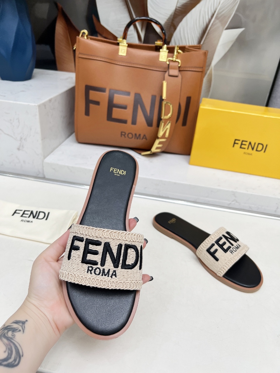 Fendi Summer Slides: Genuine Leather, Comfortable & Fashionable Sandals 6 i1744446311497 9046 0 4
