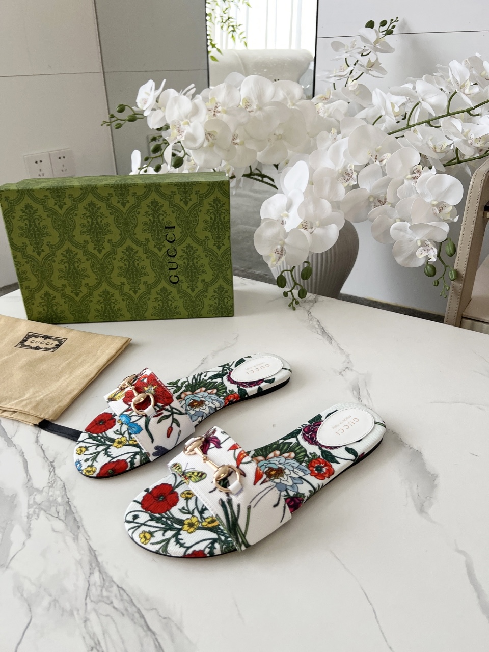 NO:381868,Gucci new model, size 35-43, leather sole plus 40, slippers, gucci, slippers19860909古驰新款,码数35-43,,皮底加40,拖鞋,gucci,slippers,Women's Shoes