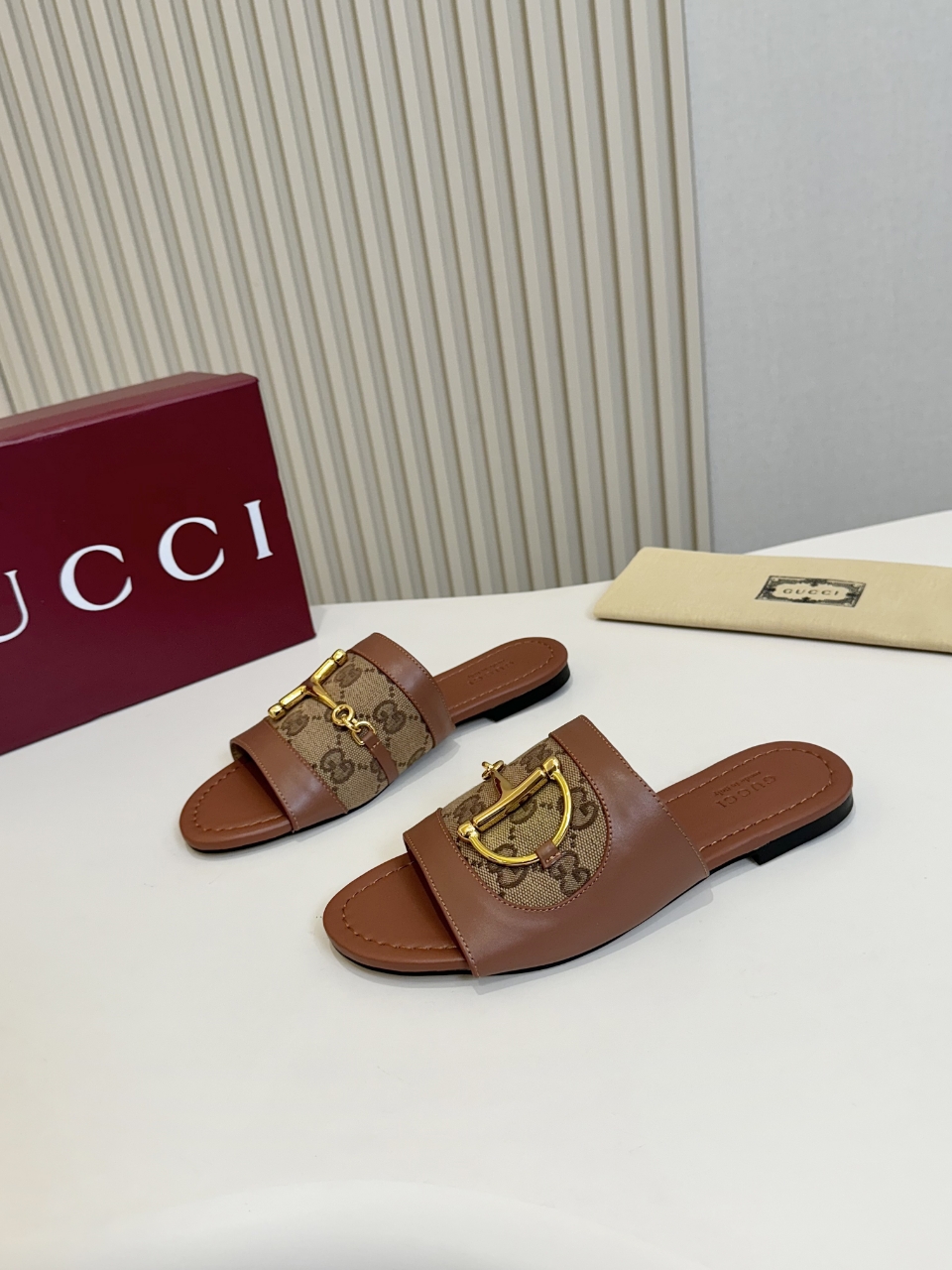 NO:407824,2025 Gucci new model, size 35-44, leather sole plus 40, slippers, gucci, slippers198609092025古驰新款,码数35-44码,,皮底加40,拖鞋,gucci,slippers,Women's Shoes