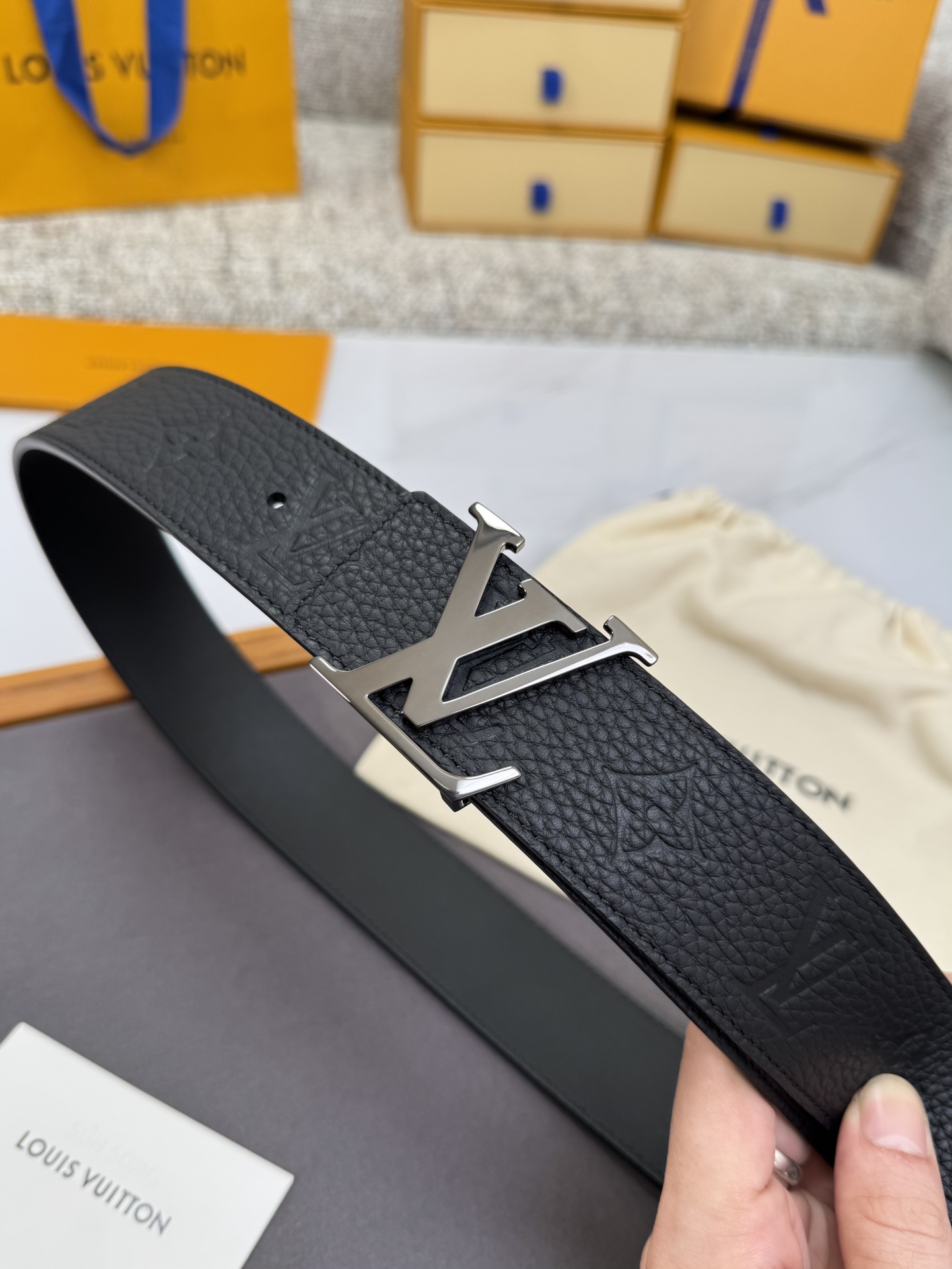 Louis Vuitton LV腰带 系列 原厂五金 精致手工绘边 柔软舒适 宽4.0