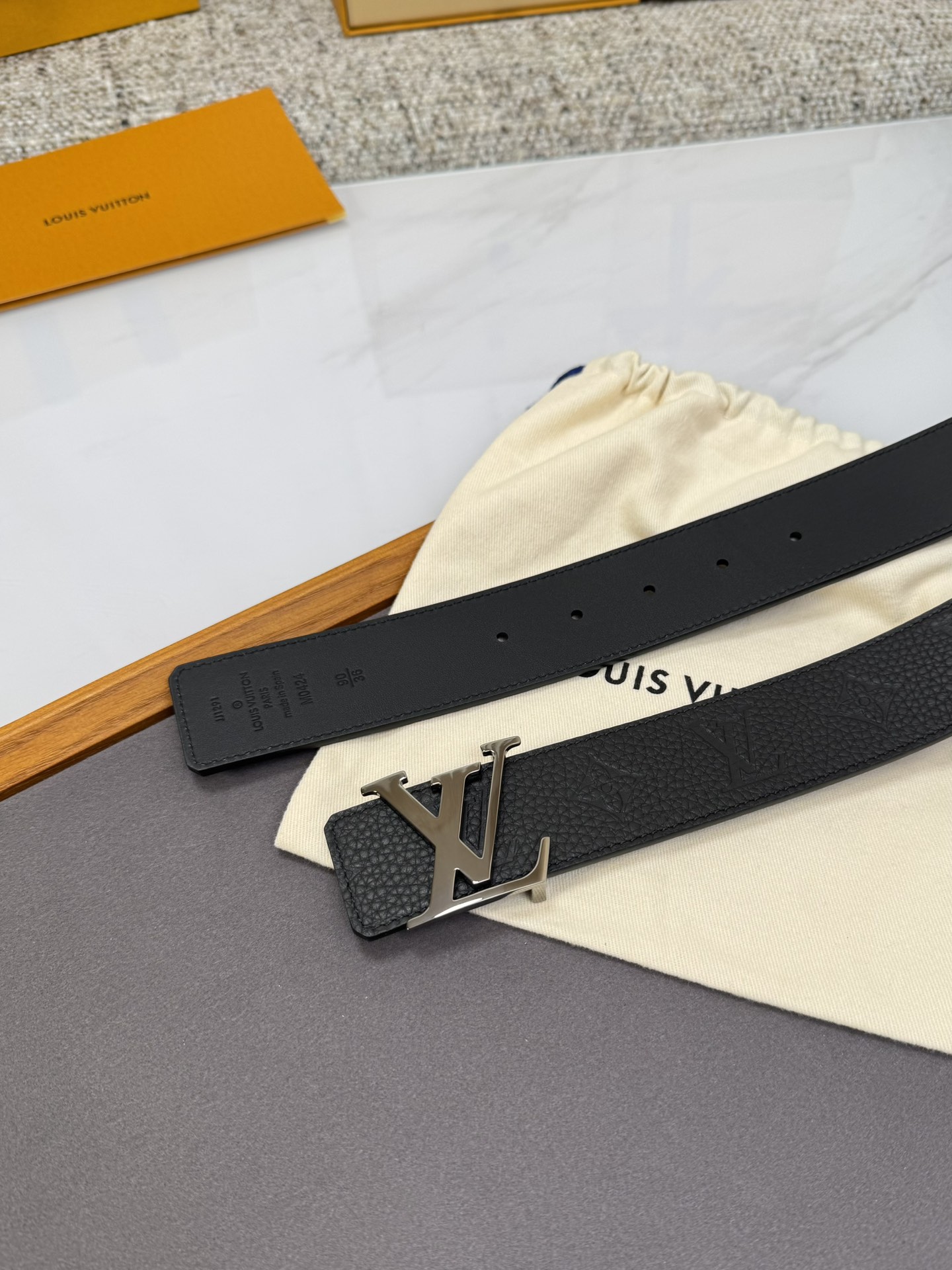 Louis Vuitton LV腰带 系列 原厂五金 精致手工绘边 柔软舒适 宽4.0