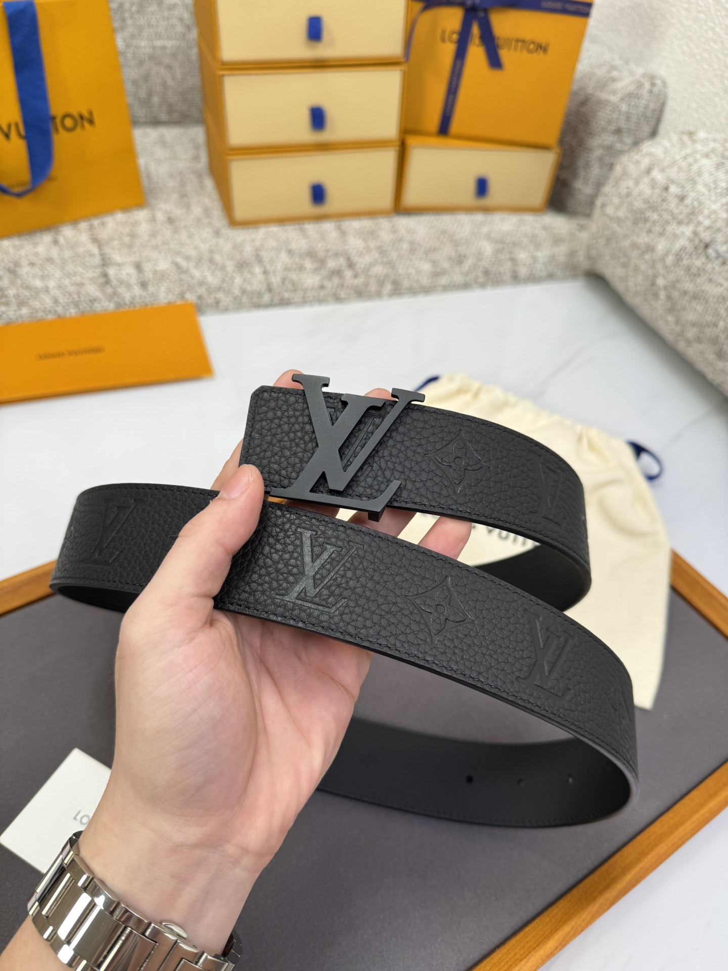 Louis Vuitton LV腰带 系列 原厂五金 精致手工绘边 柔软舒适 宽4.0