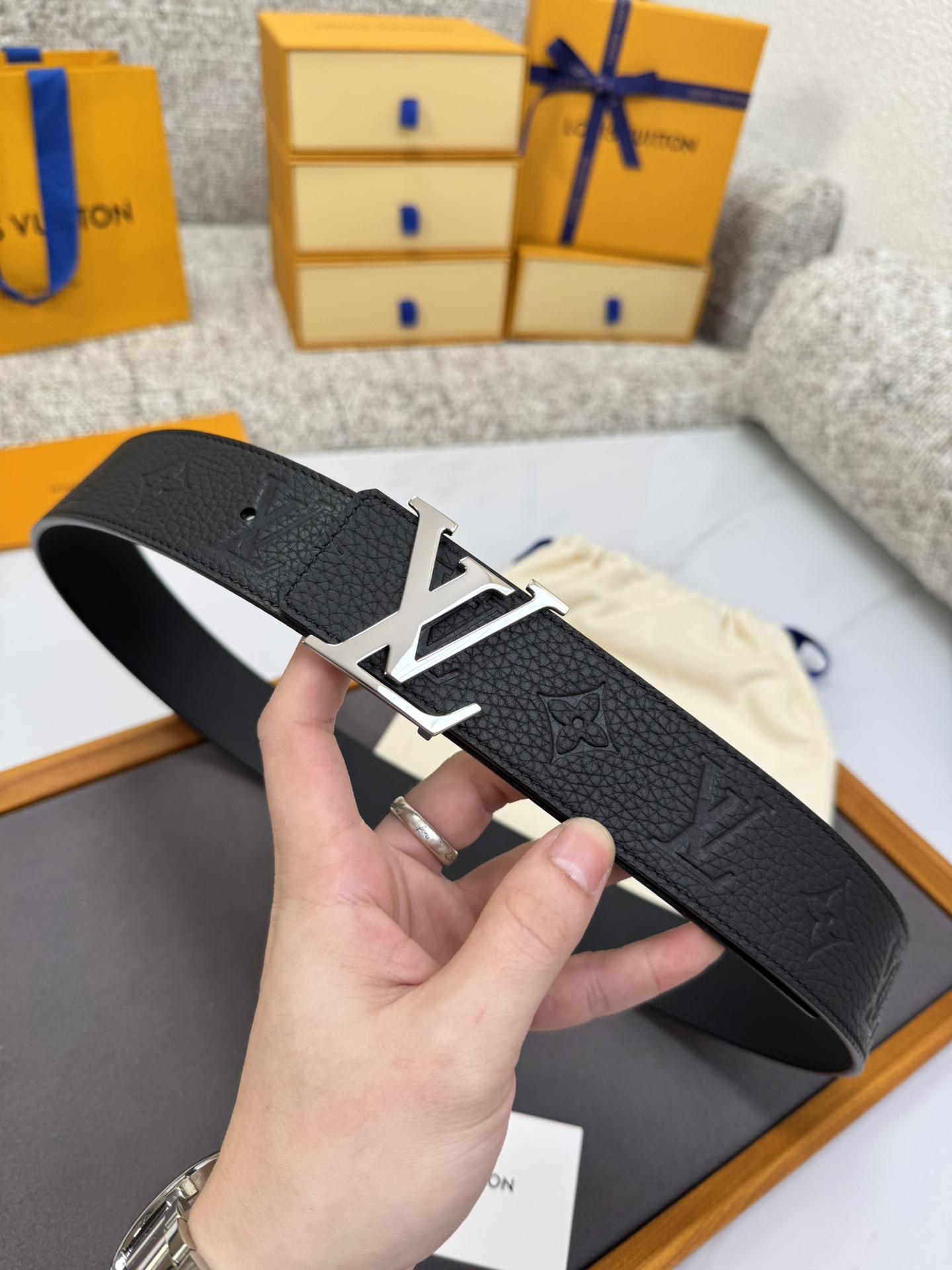 Louis Vuitton LV腰带 系列 原厂五金 精致手工绘边 柔软舒适 宽4.0