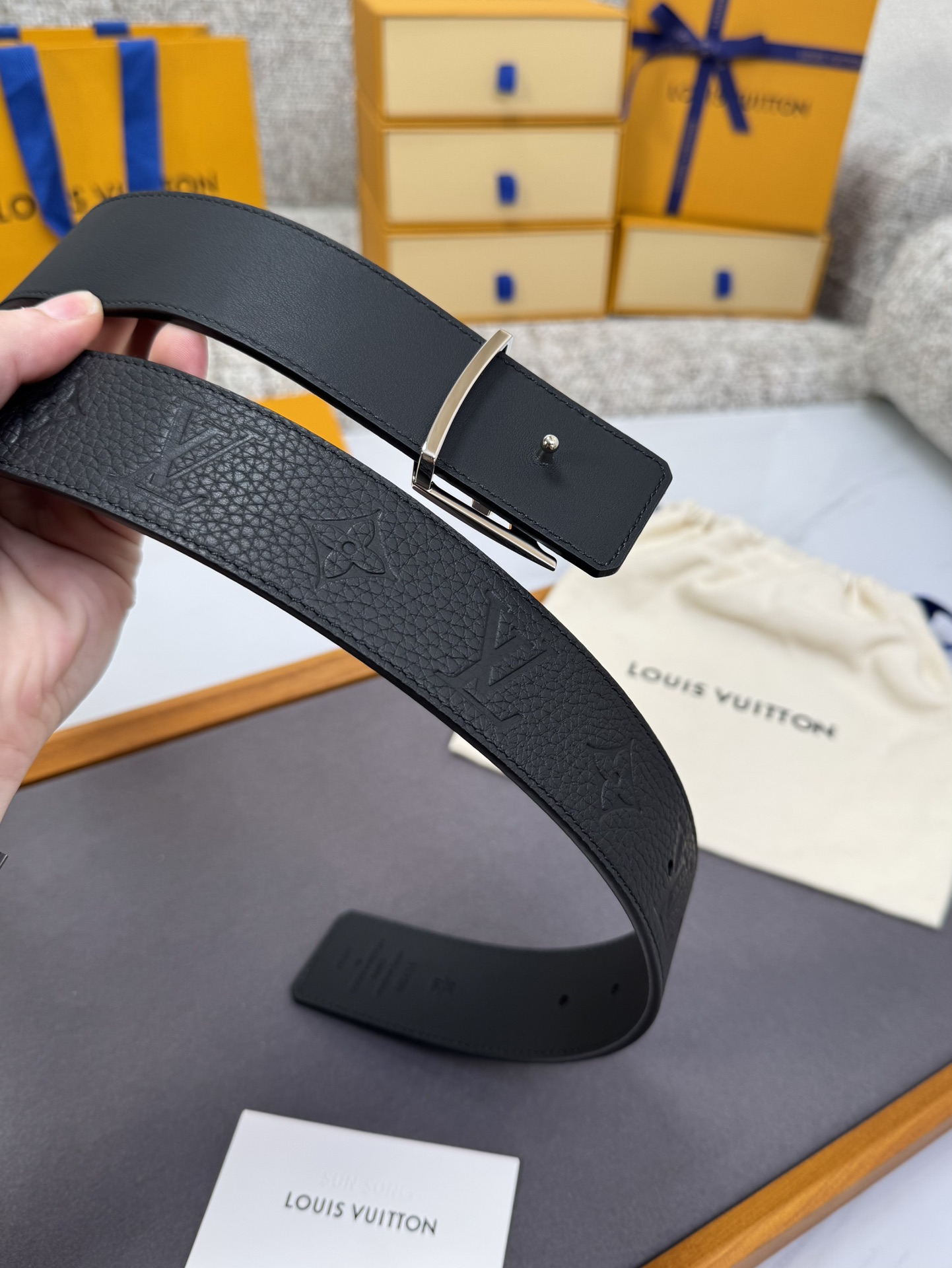 Louis Vuitton LV腰带 系列 原厂五金 精致手工绘边 柔软舒适 宽4.0