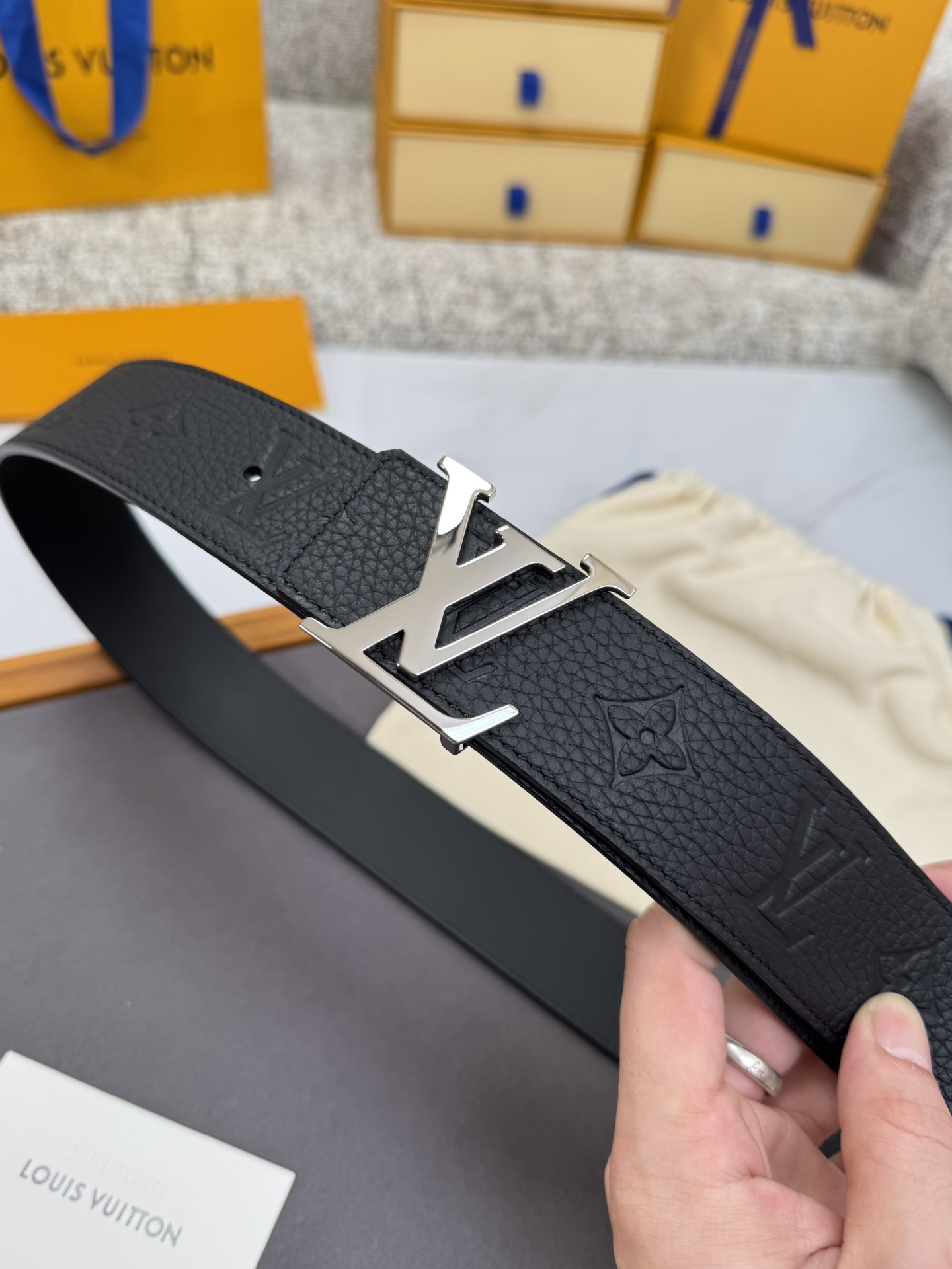 Louis Vuitton LV腰带 系列 原厂五金 精致手工绘边 柔软舒适 宽4.0