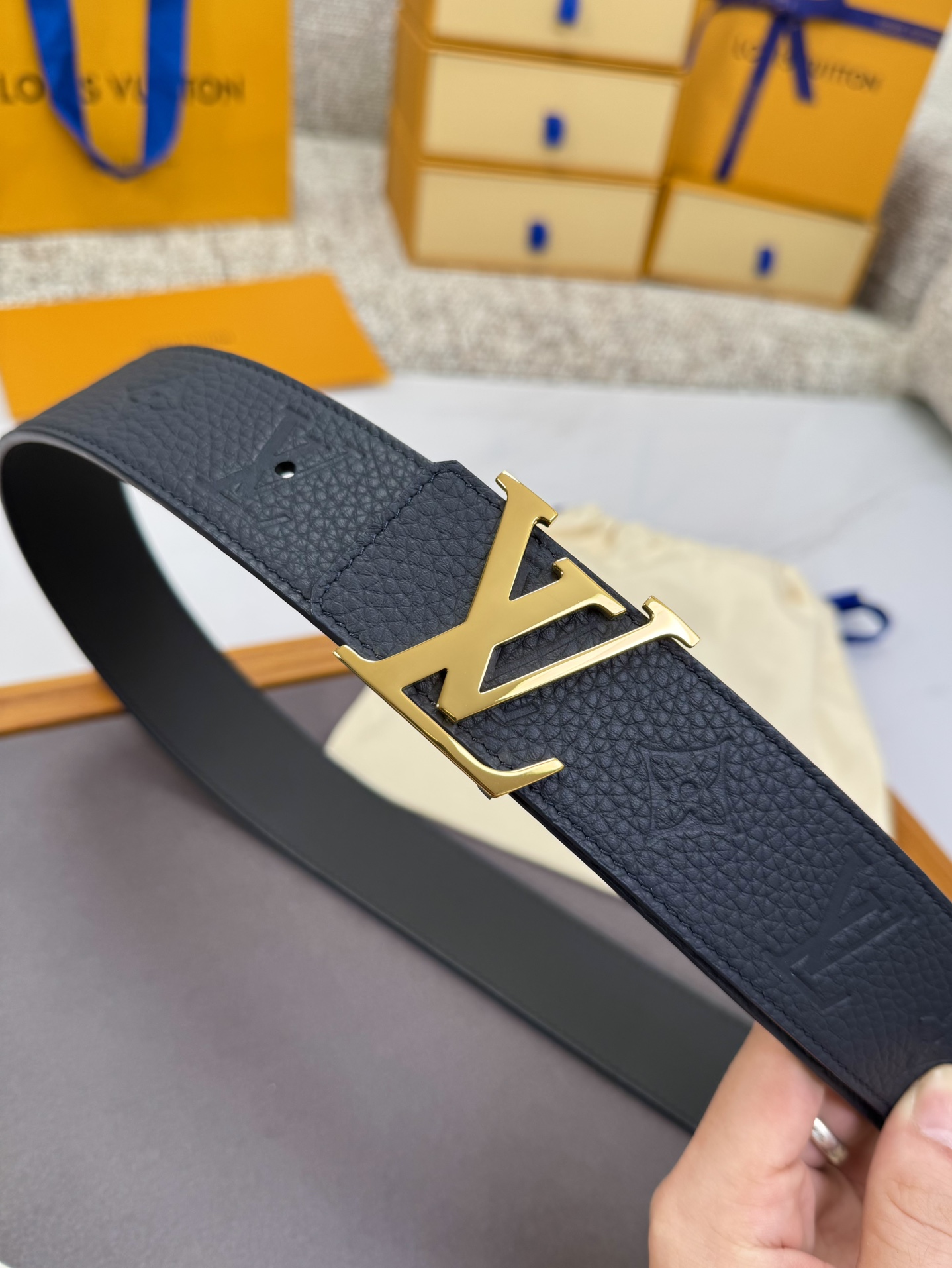 Louis Vuitton LV腰带 系列 原厂五金 精致手工绘边 柔软舒适 宽4.0